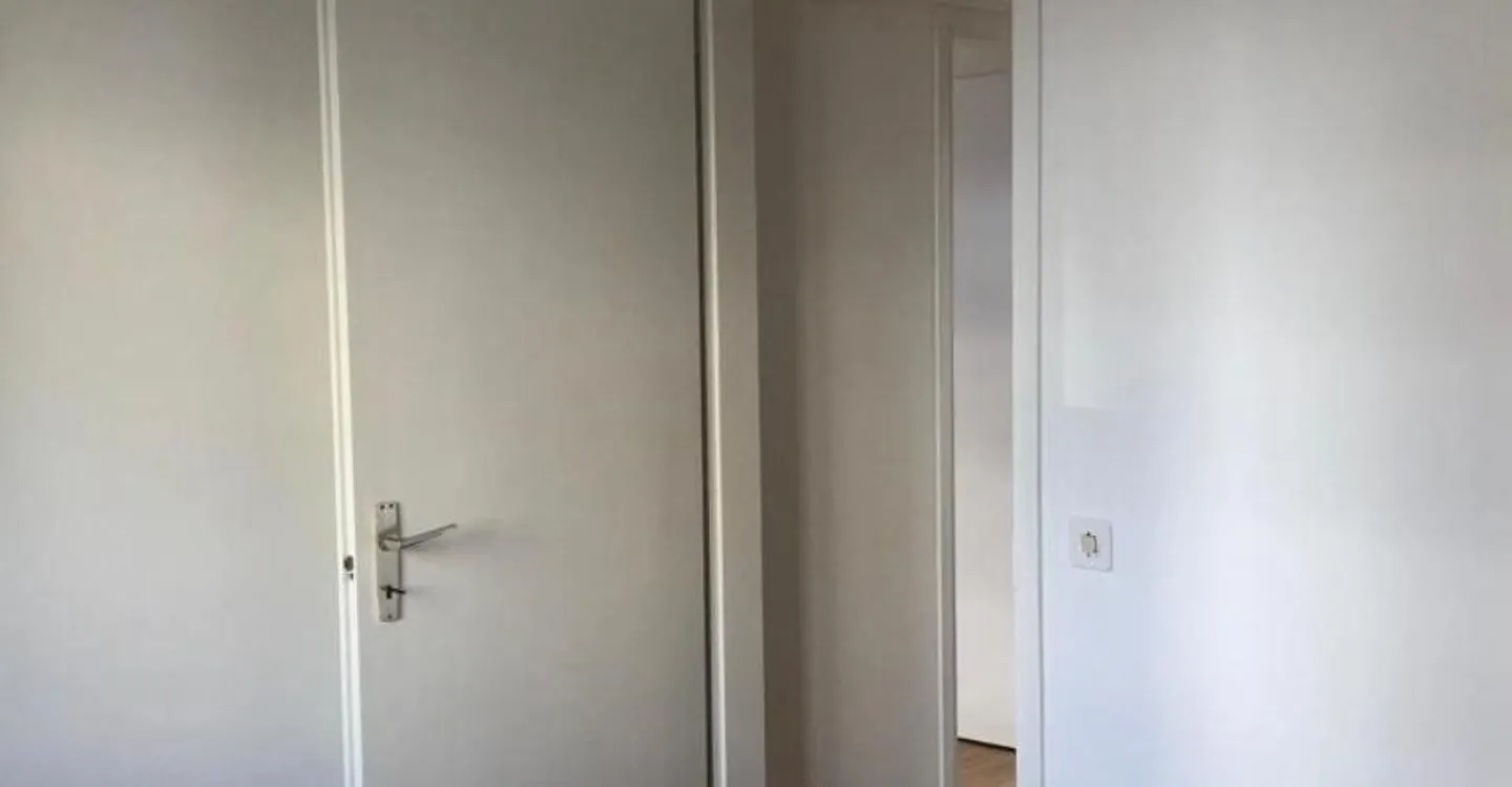 We rent a spacious and renovated apartment, first month free - Photo 5 of 5