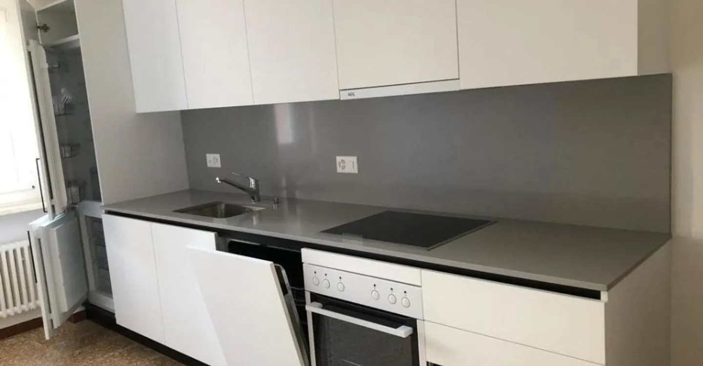 We rent a spacious and renovated apartment, first month free - Photo 1 of 5