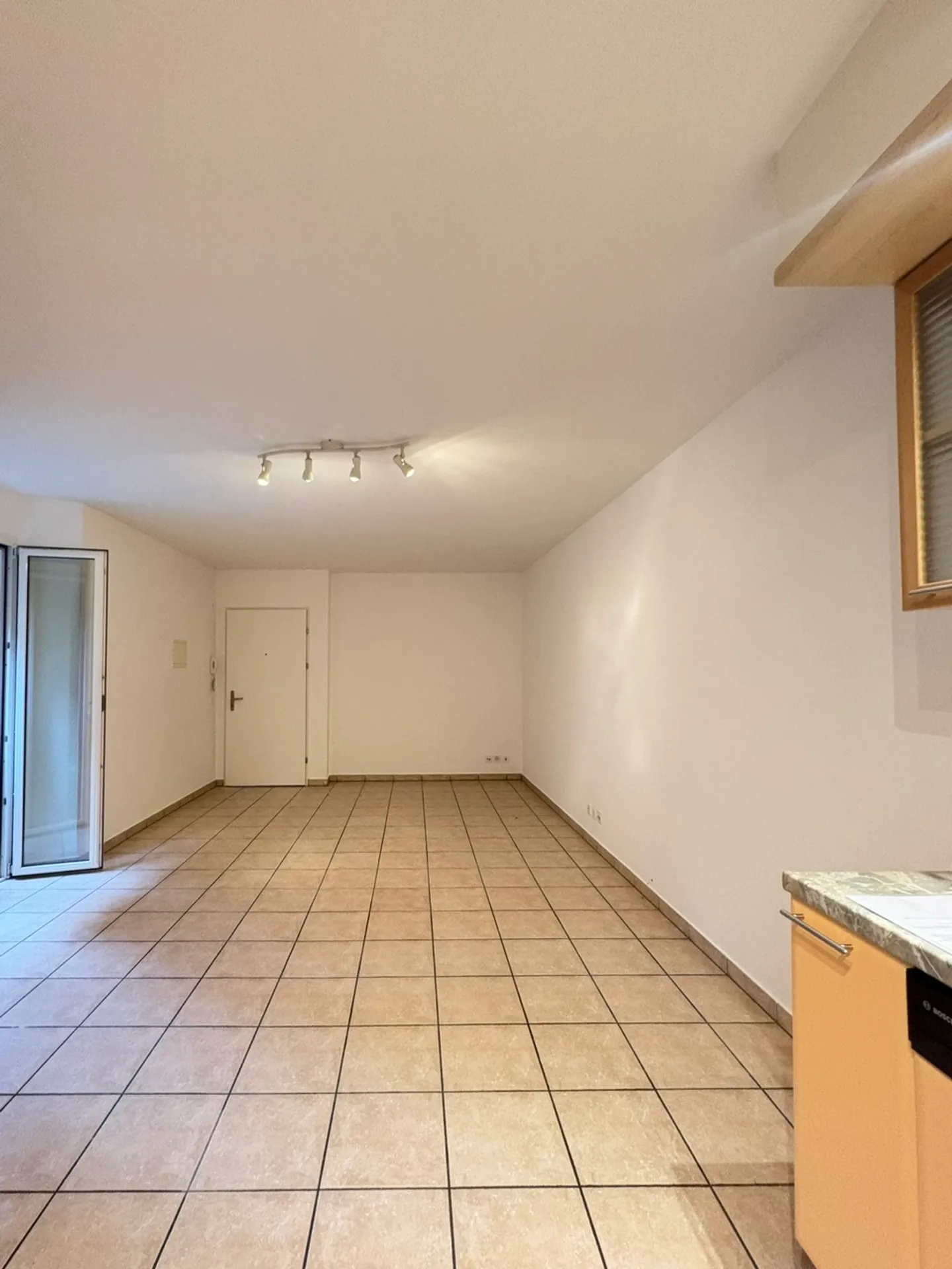 MURALTO, Spacious 2.5-room apartment for rent - Photo 2 of 8