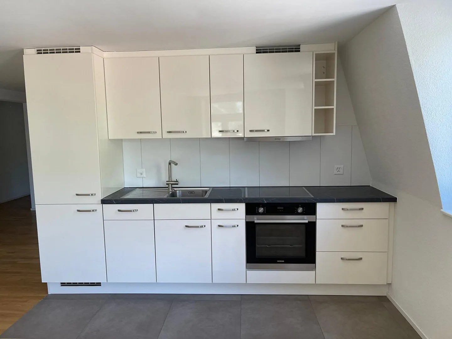 Completely renovated property with 10 modern apartments in a central location - Photo 12 of 21