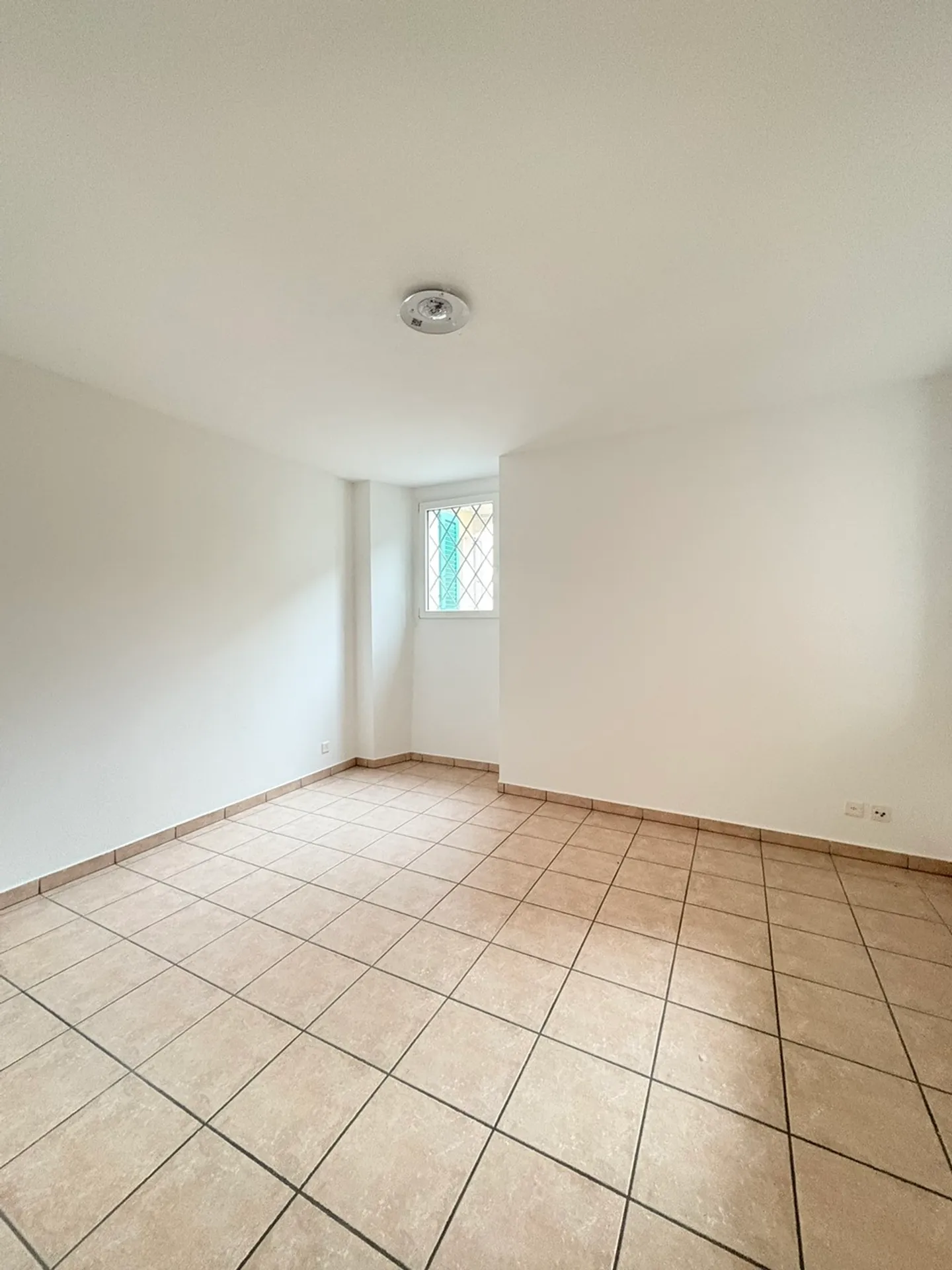 MURALTO, Spacious 2.5-room apartment for rent - Photo 5 of 8