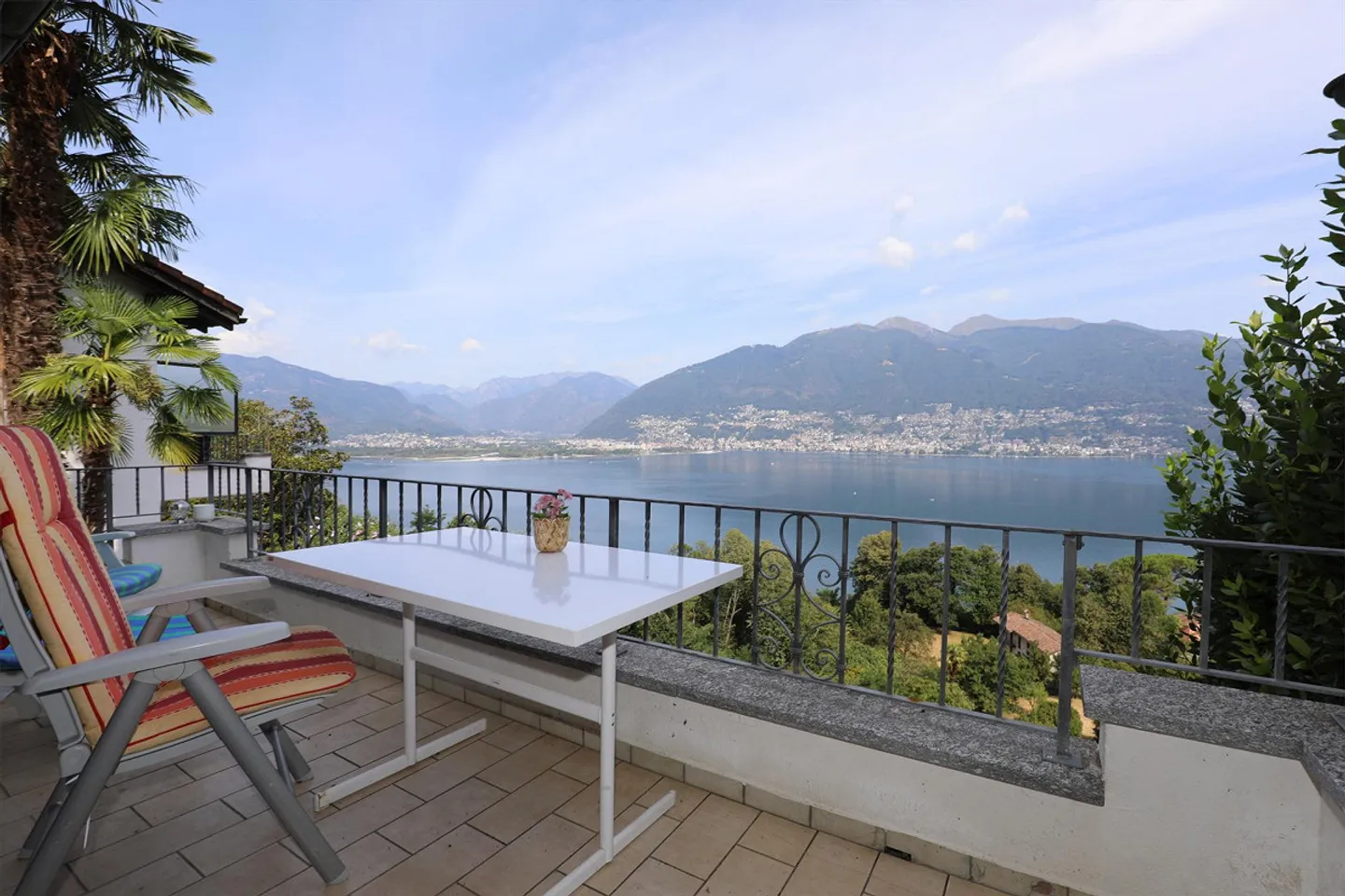 Maison jumelée avec vue magnifique sur le lac Majeur - Photo 1 sur 17