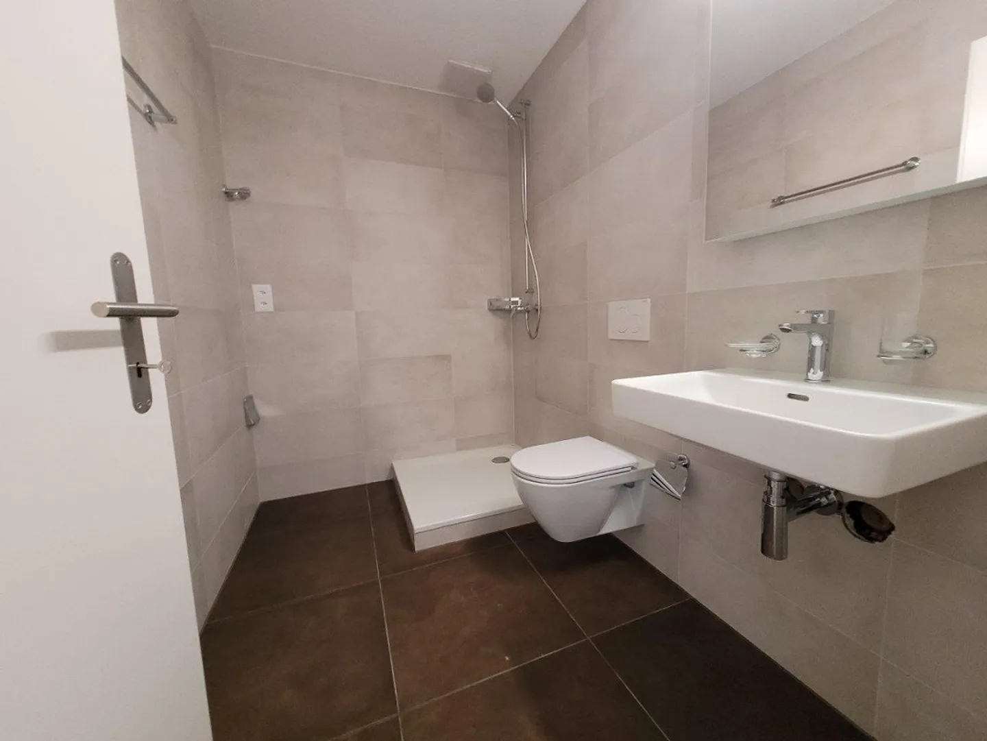 Completely renovated property with 10 modern apartments in a central location - Photo 17 of 21