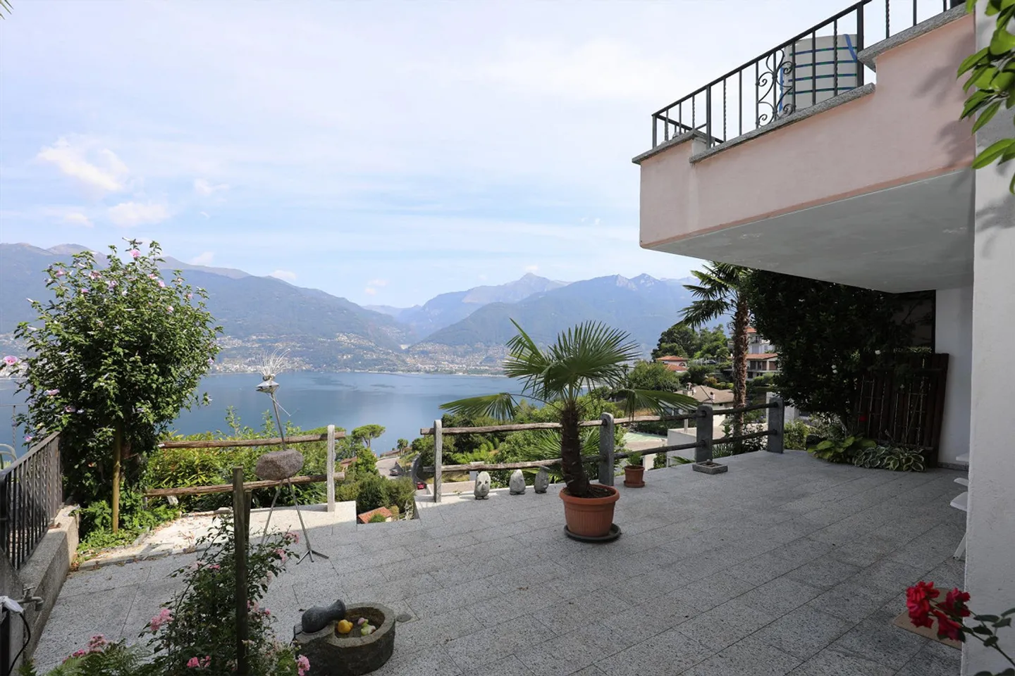 Maison jumelée avec vue magnifique sur le lac Majeur - Photo 4 sur 17