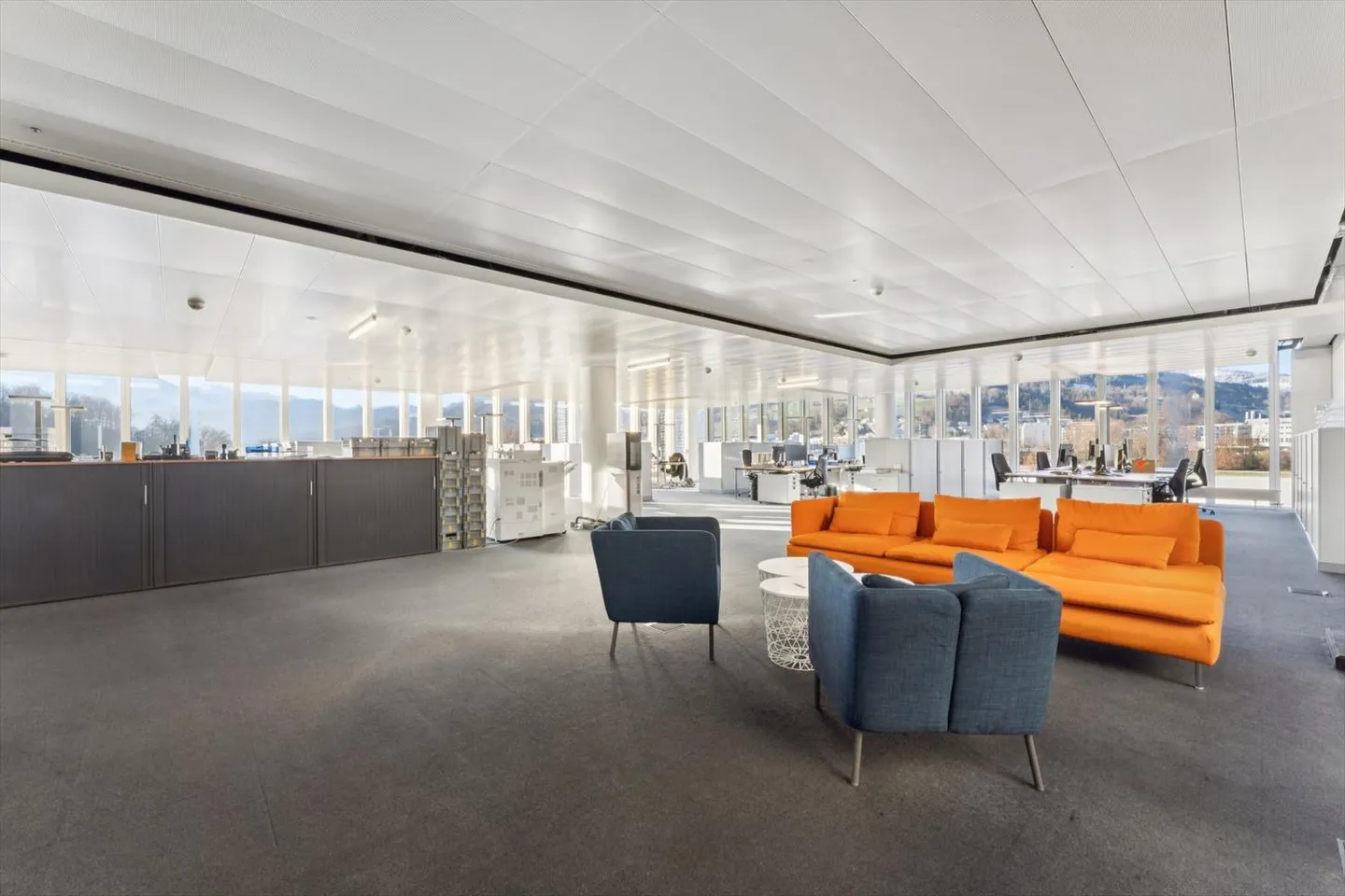 Vedere oltre gli altri: Edificio sportivo Allmend - Foto 3 di 7