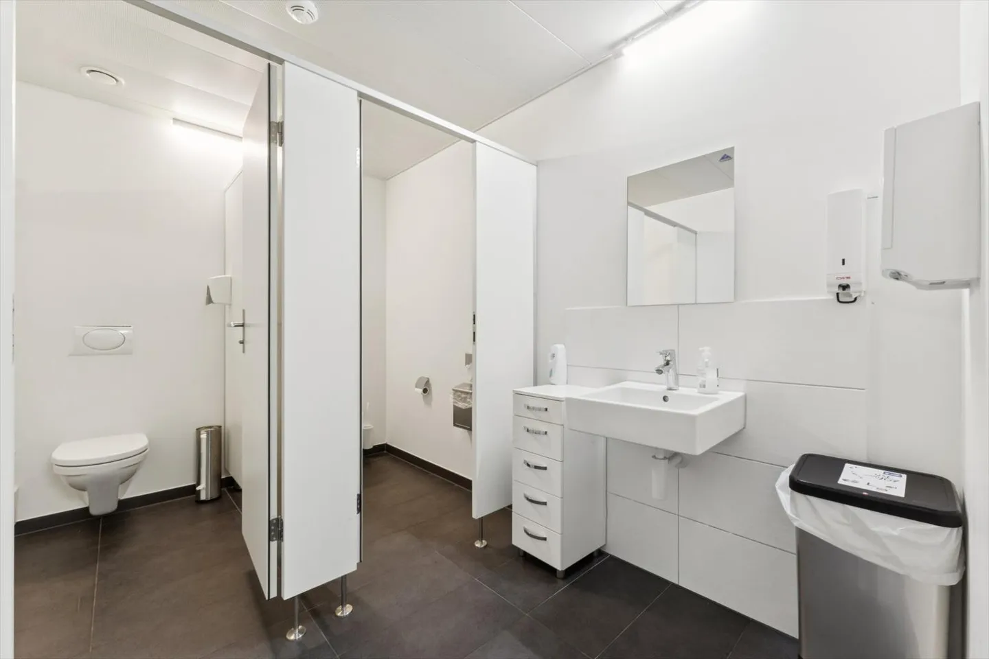 Vedere oltre gli altri: Edificio sportivo Allmend - Foto 6 di 7