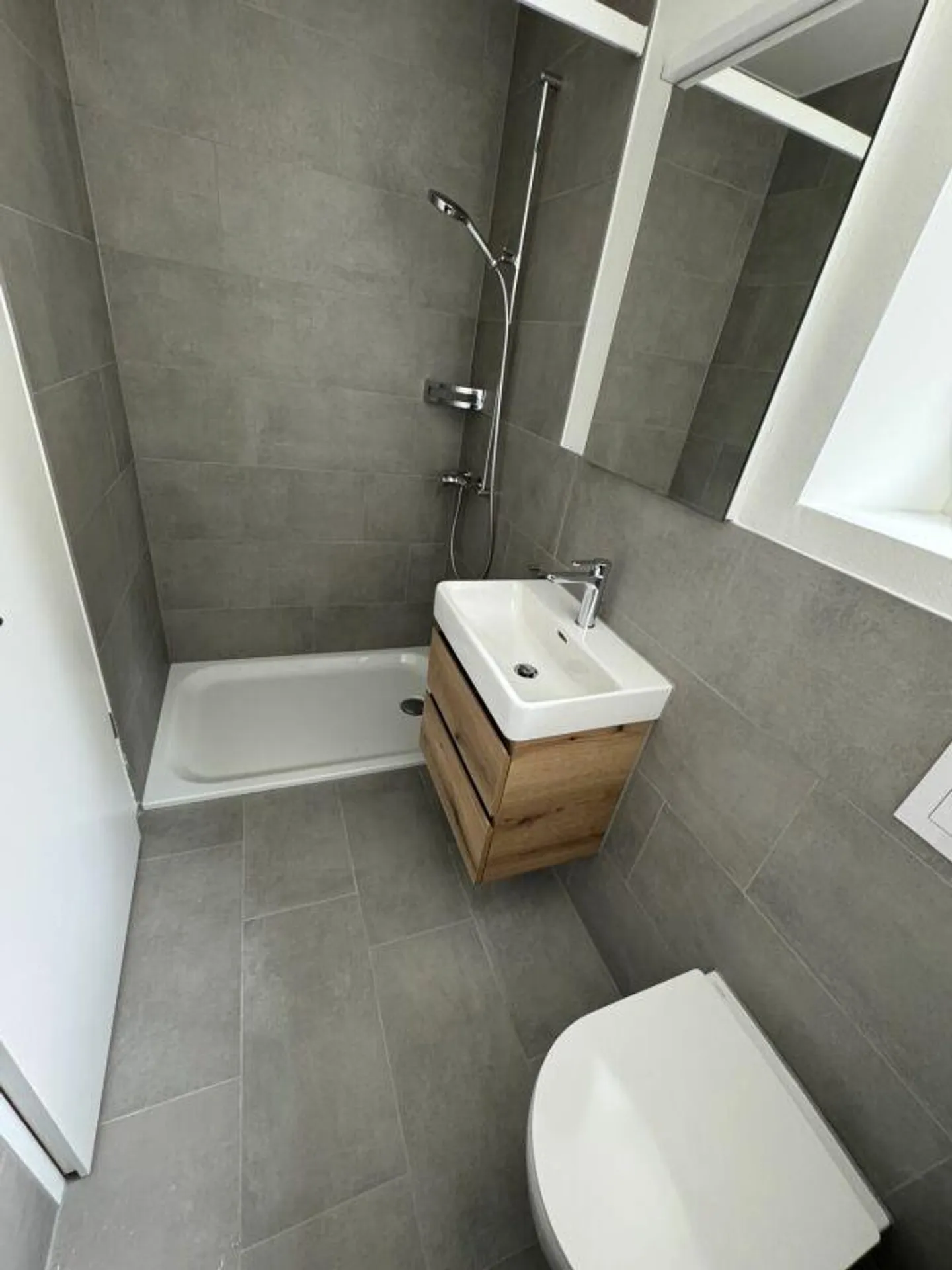 Prima occupazione a Pratteln - Appartamento duplex di 5,5 stanze al 2° piano/sottotetto - Foto 2 di 10