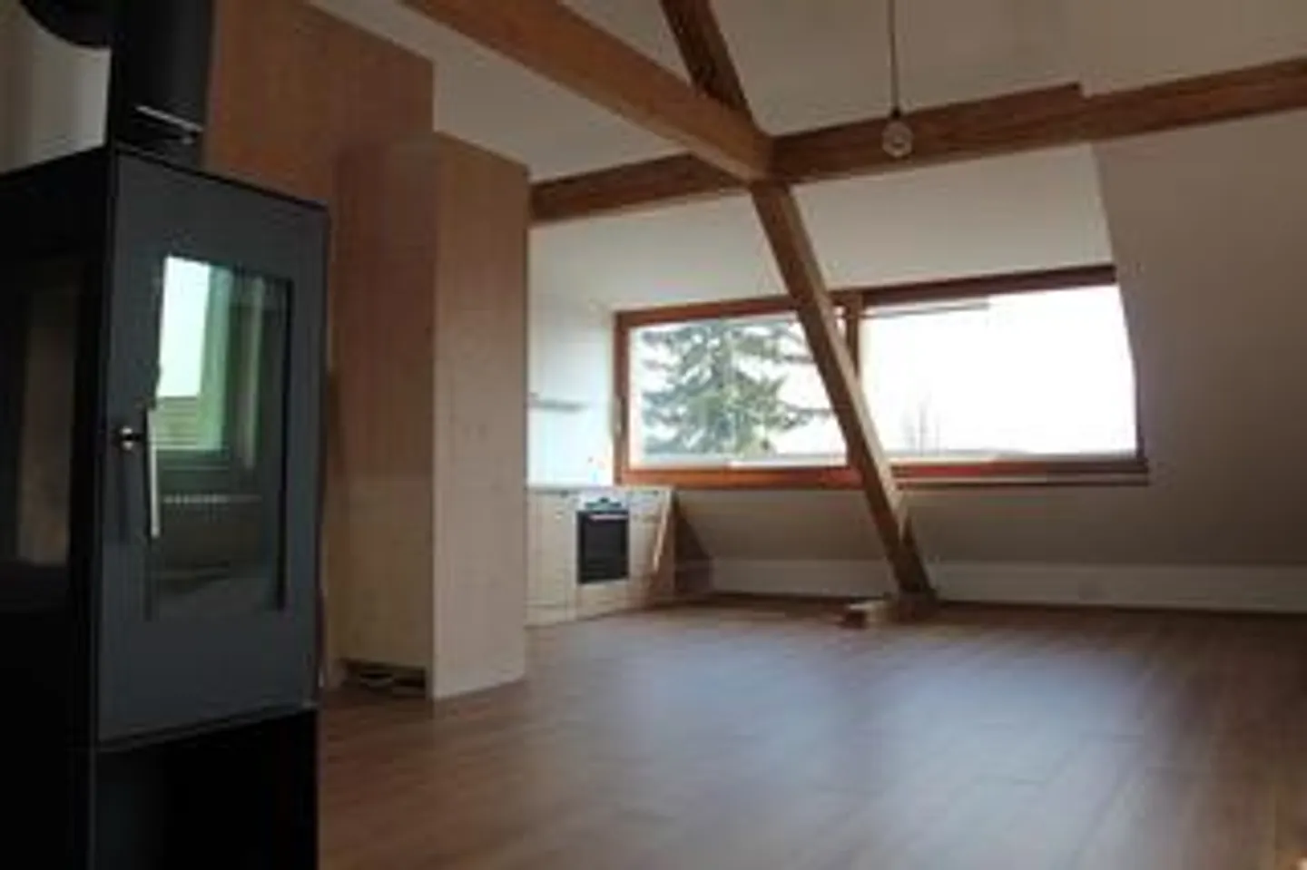 1-Zimmer Dachwohnung mit Weitblick - Foto 2 von 7