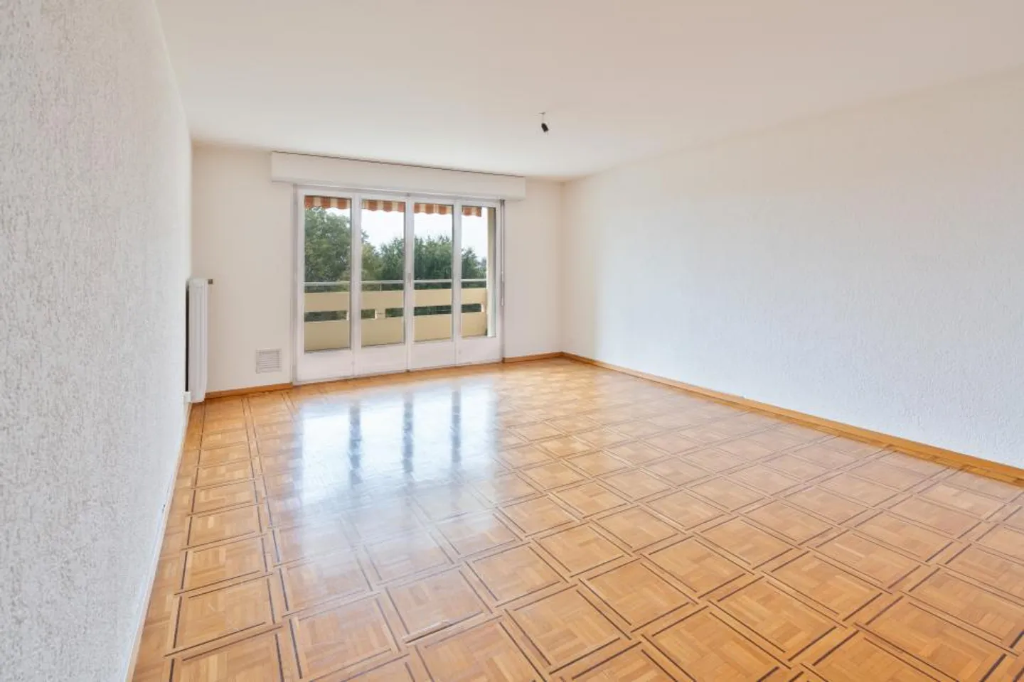 3,5 stanze con camera indipendente - Vista libera - Foto 3 di 6