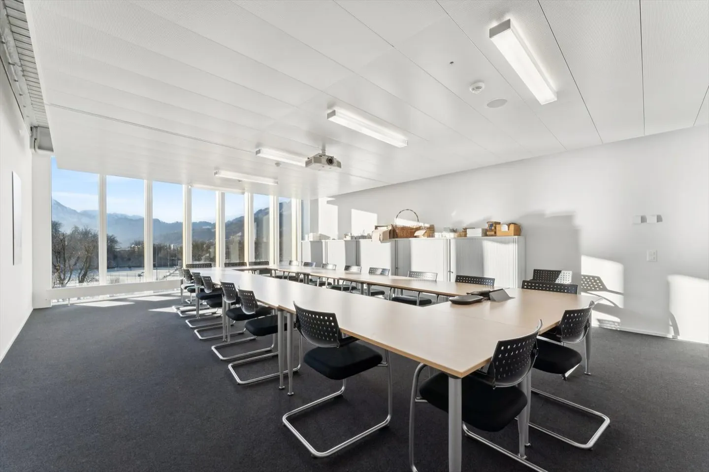 Vedere oltre gli altri: Edificio sportivo Allmend - Foto 4 di 7