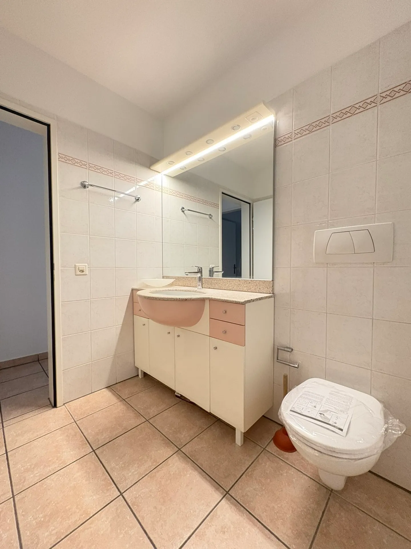 MURALTO, Spacious 2.5-room apartment for rent - Photo 8 of 8