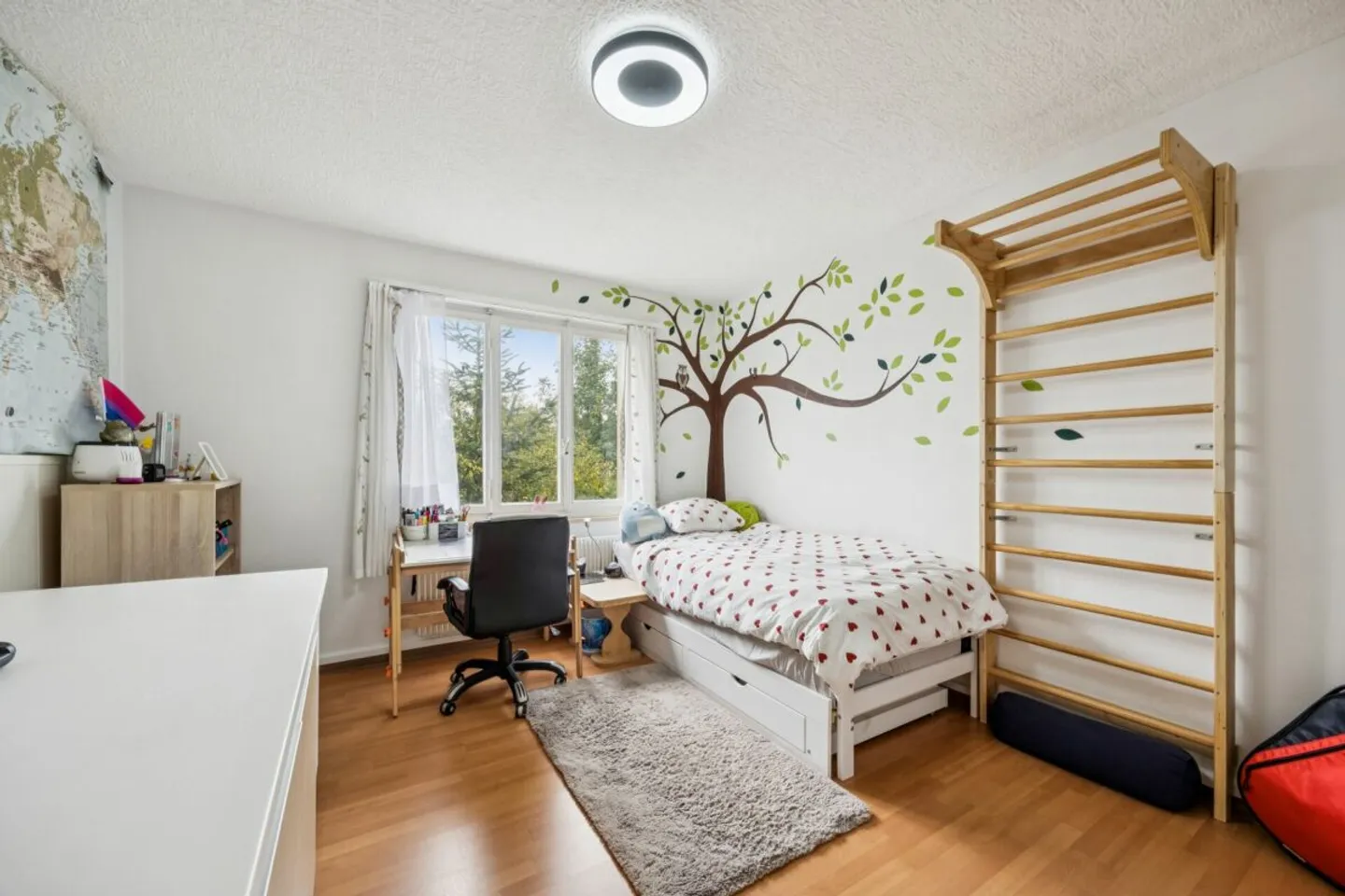 Opportunité d'investissement : Maison jumelée dans la zone commerciale, combinable pour l'habitation et le commerce - Photo 7 sur 13