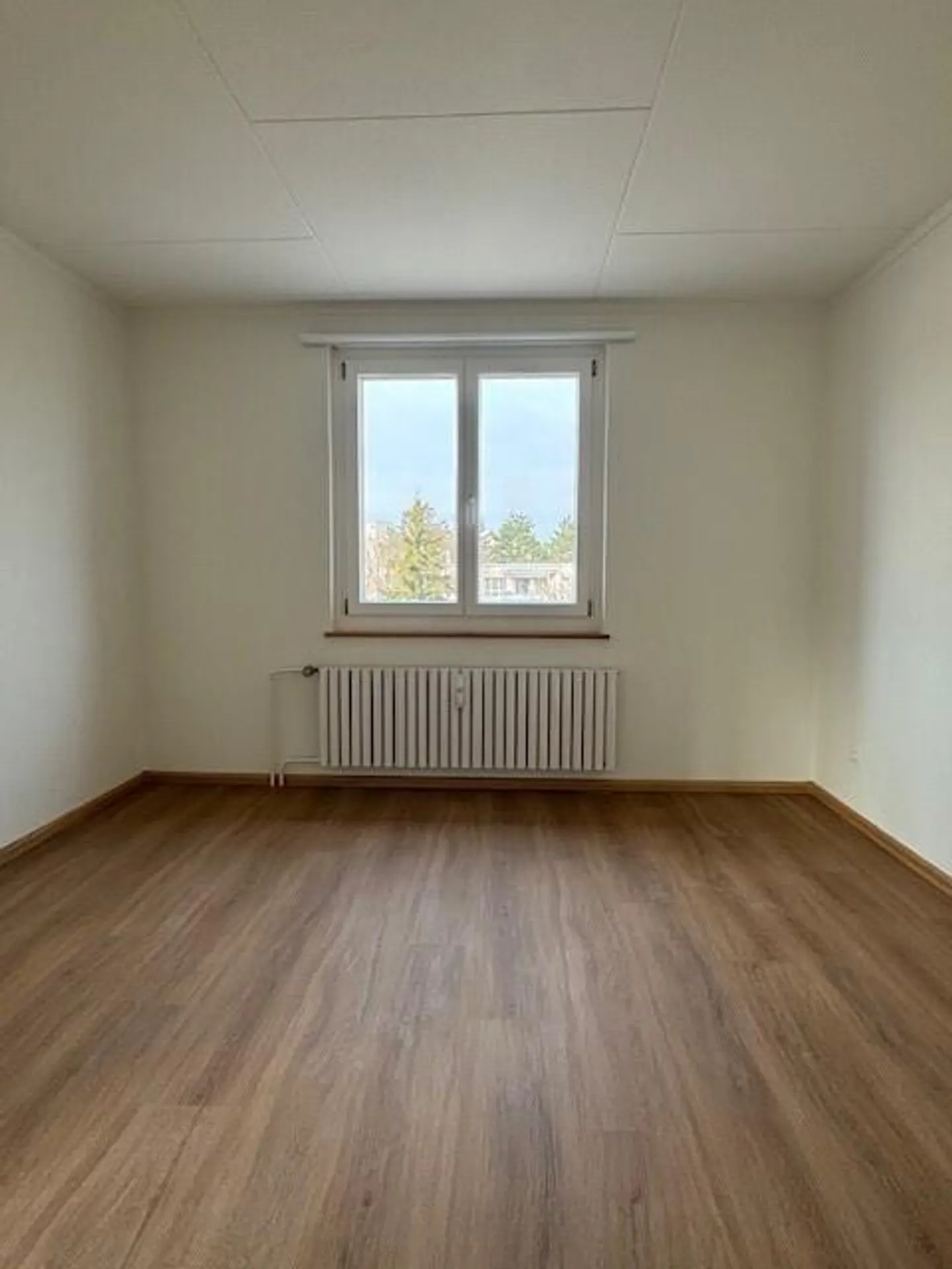 Newly renovated 2-room apartment in close proximity to the train station - Photo 5 of 5