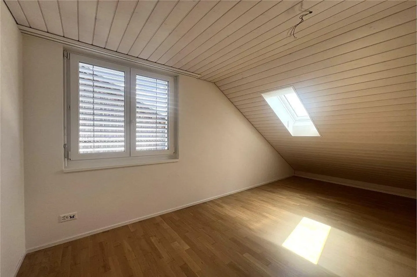 Maison mitoyenne moderne en excellent état - Photo 10 sur 12