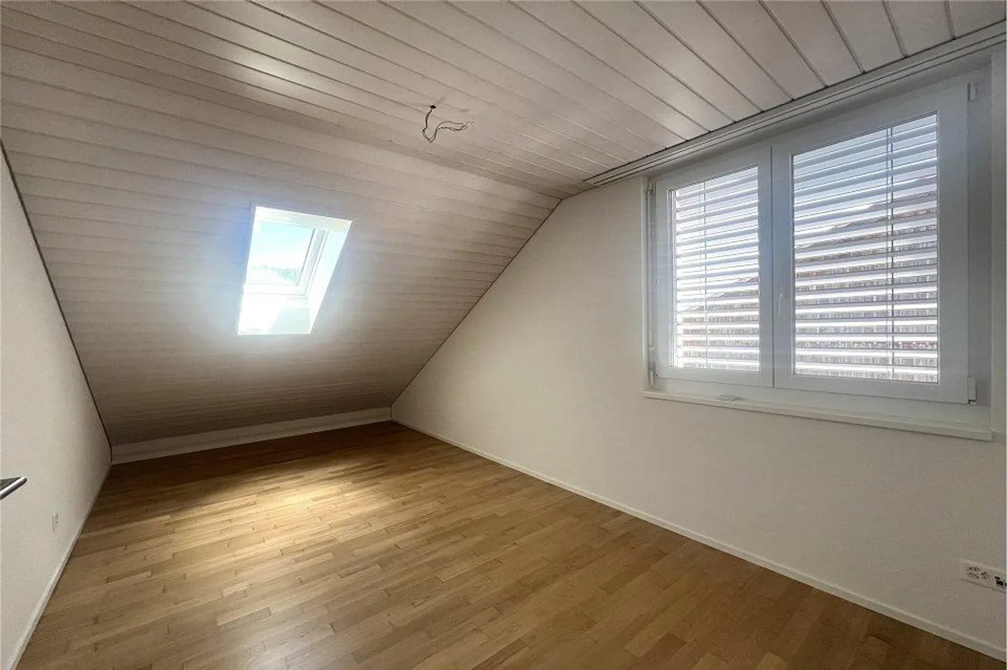 Maison mitoyenne moderne en excellent état - Photo 11 sur 12