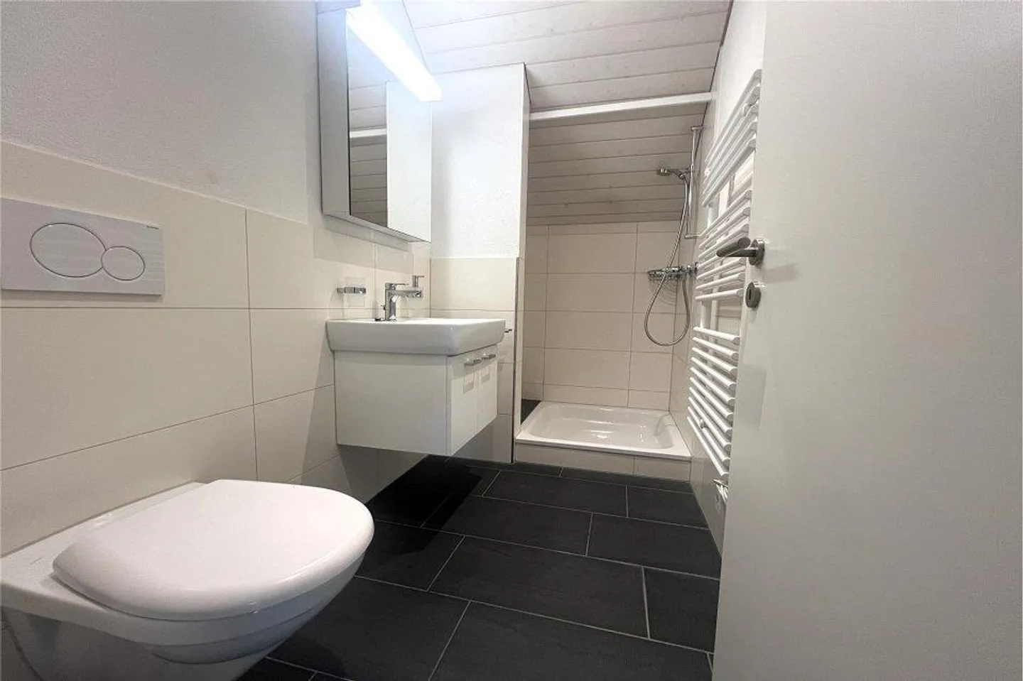 Maison mitoyenne moderne en excellent état - Photo 12 sur 12