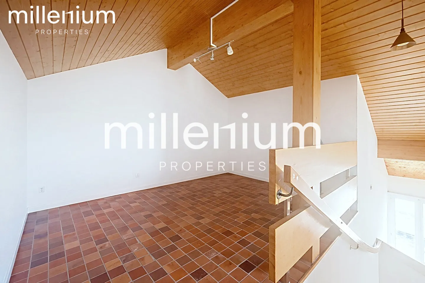 Grande appartamento con soppalco a Mies - Foto 4 di 10