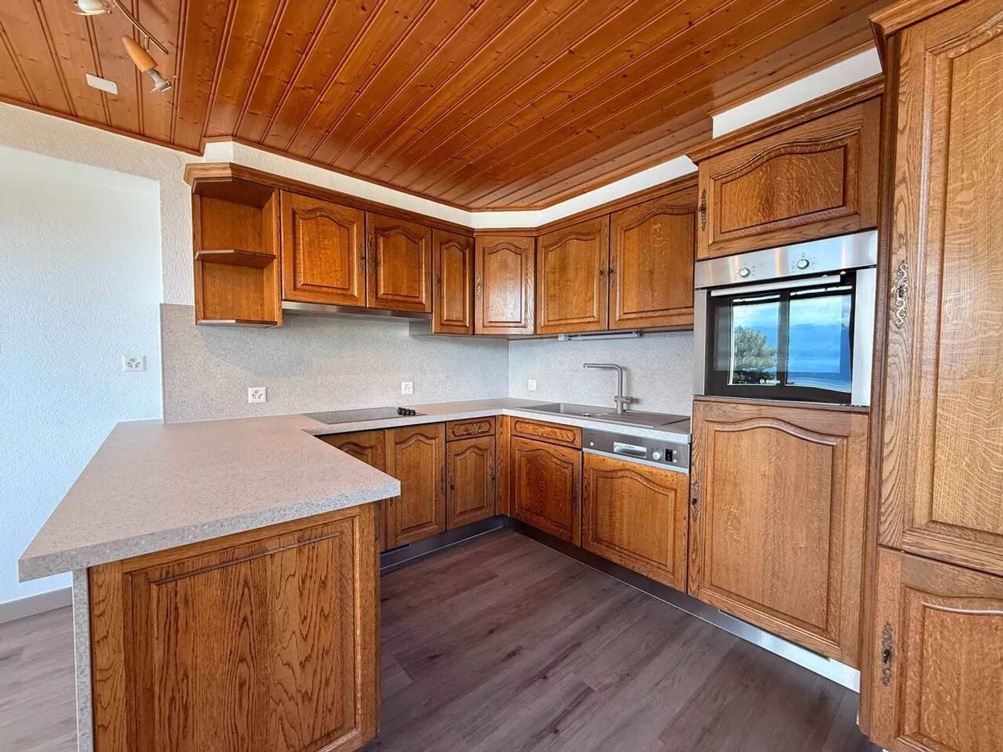 Appartement Charmant avec Vue sur le Lac - Photo 4 sur 12