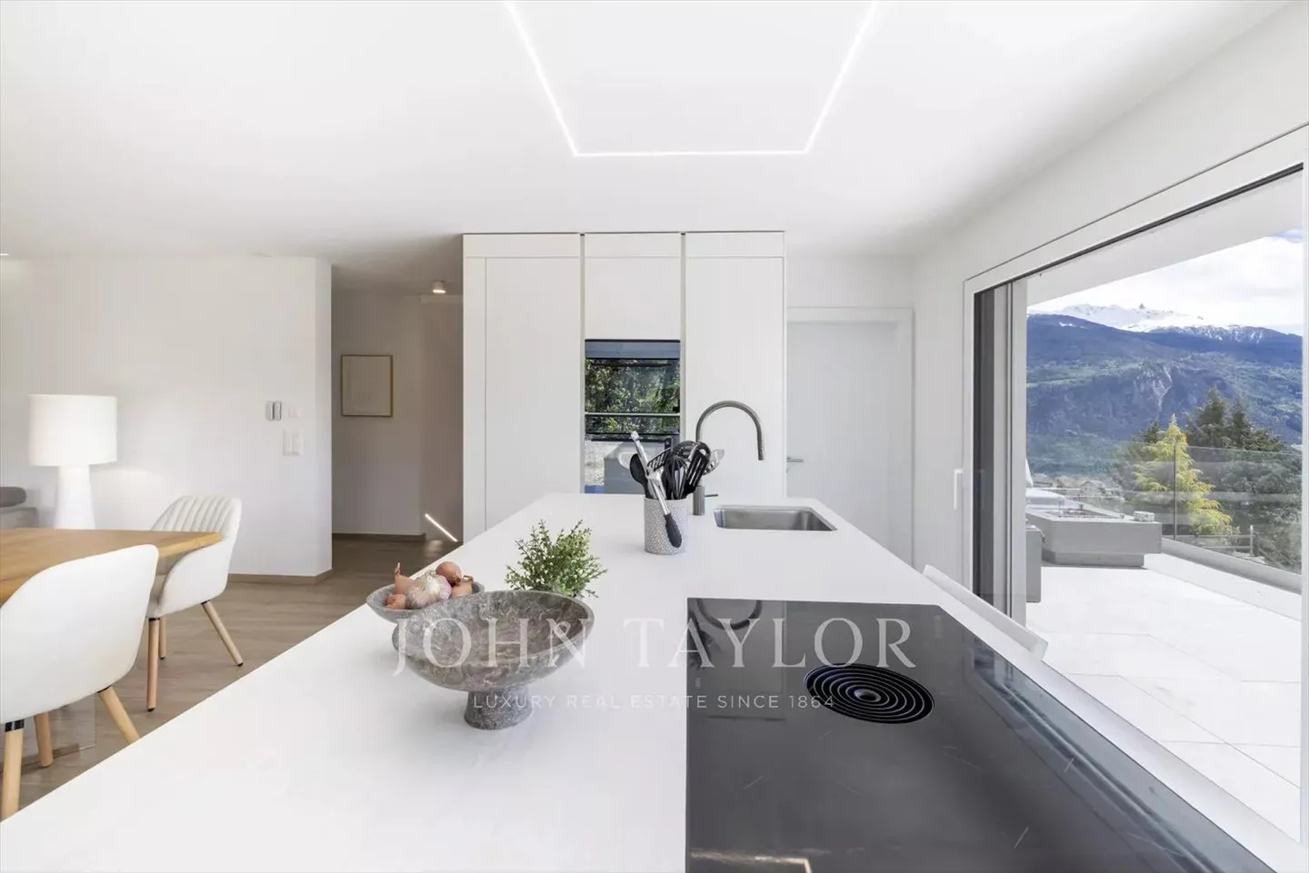 Magnificent villa for construction - according to the buyer's wishes - Photo 2 of 11