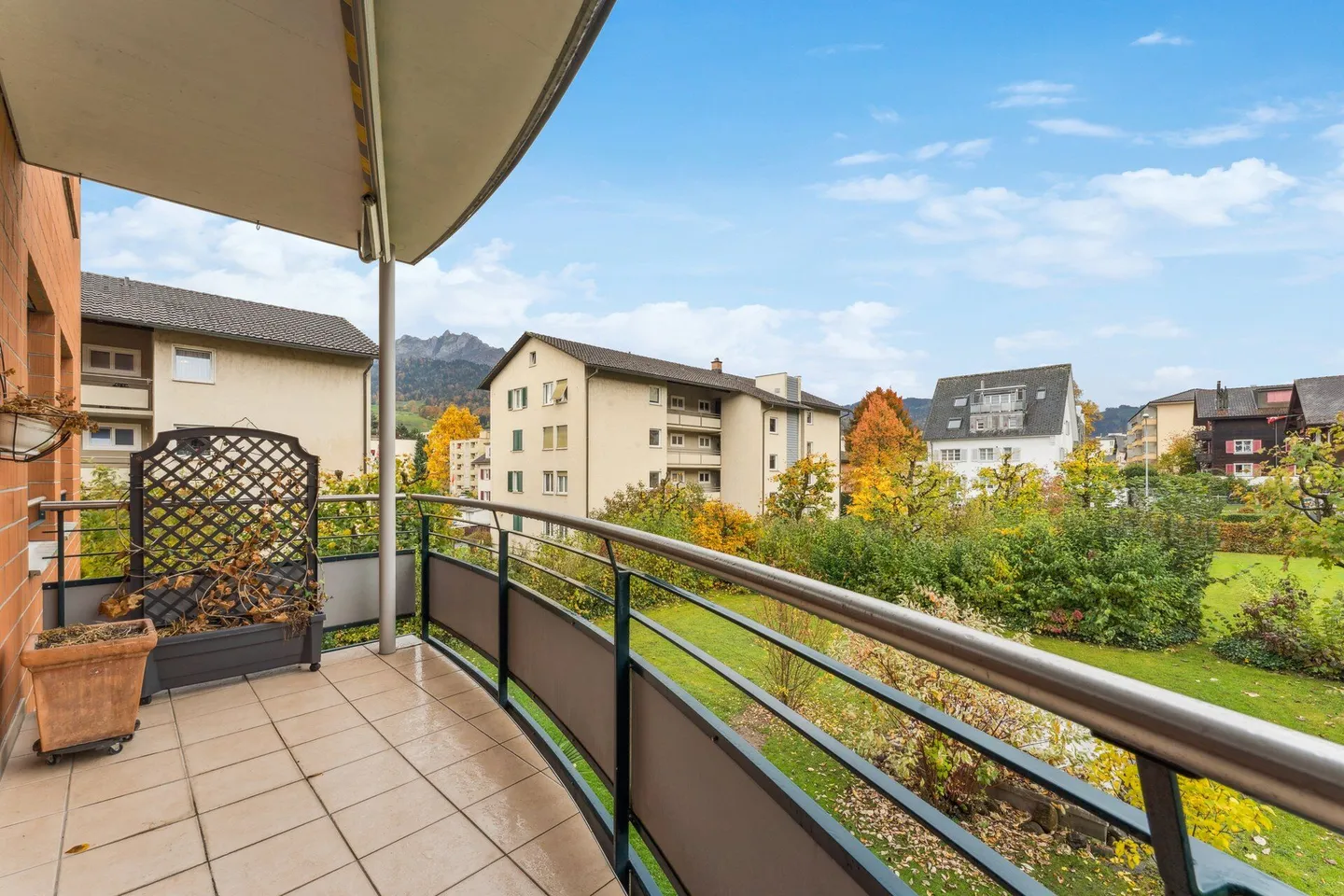 Made to be Happy! - Photo 1 of 7