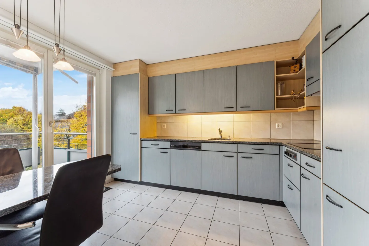 Made to be Happy! - Photo 2 of 7