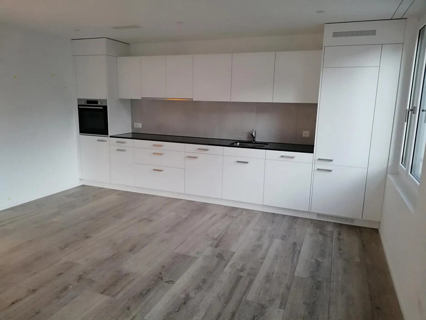 1-room apartment centrally located - Photo 2 of 3