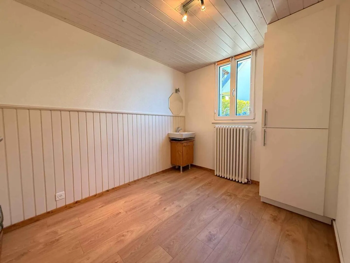 Appartement Charmant avec Vue sur le Lac - Photo 10 sur 12