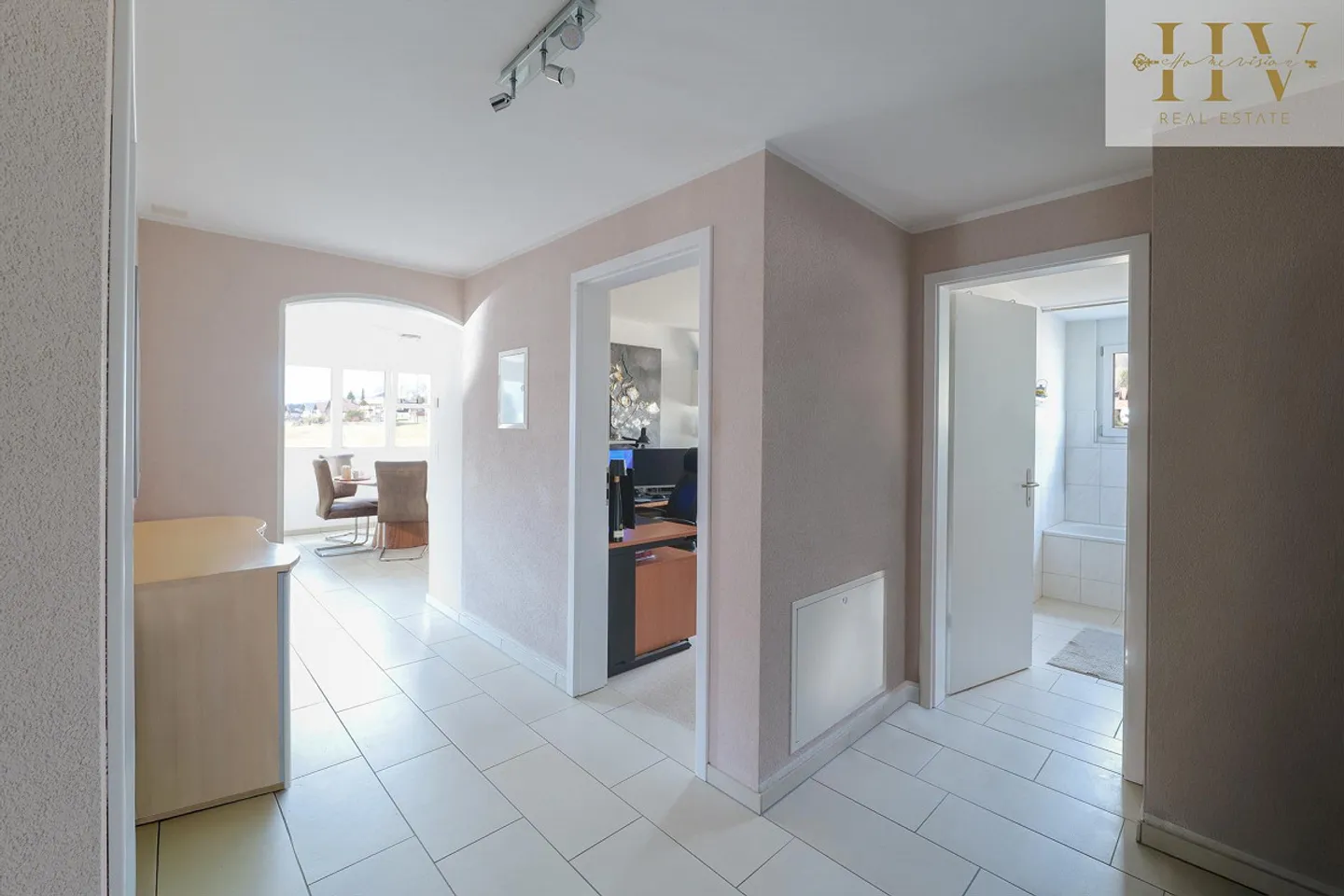 Helle 4.5-Zimmer-Wohnung mit Balkon - Foto 15 von 24