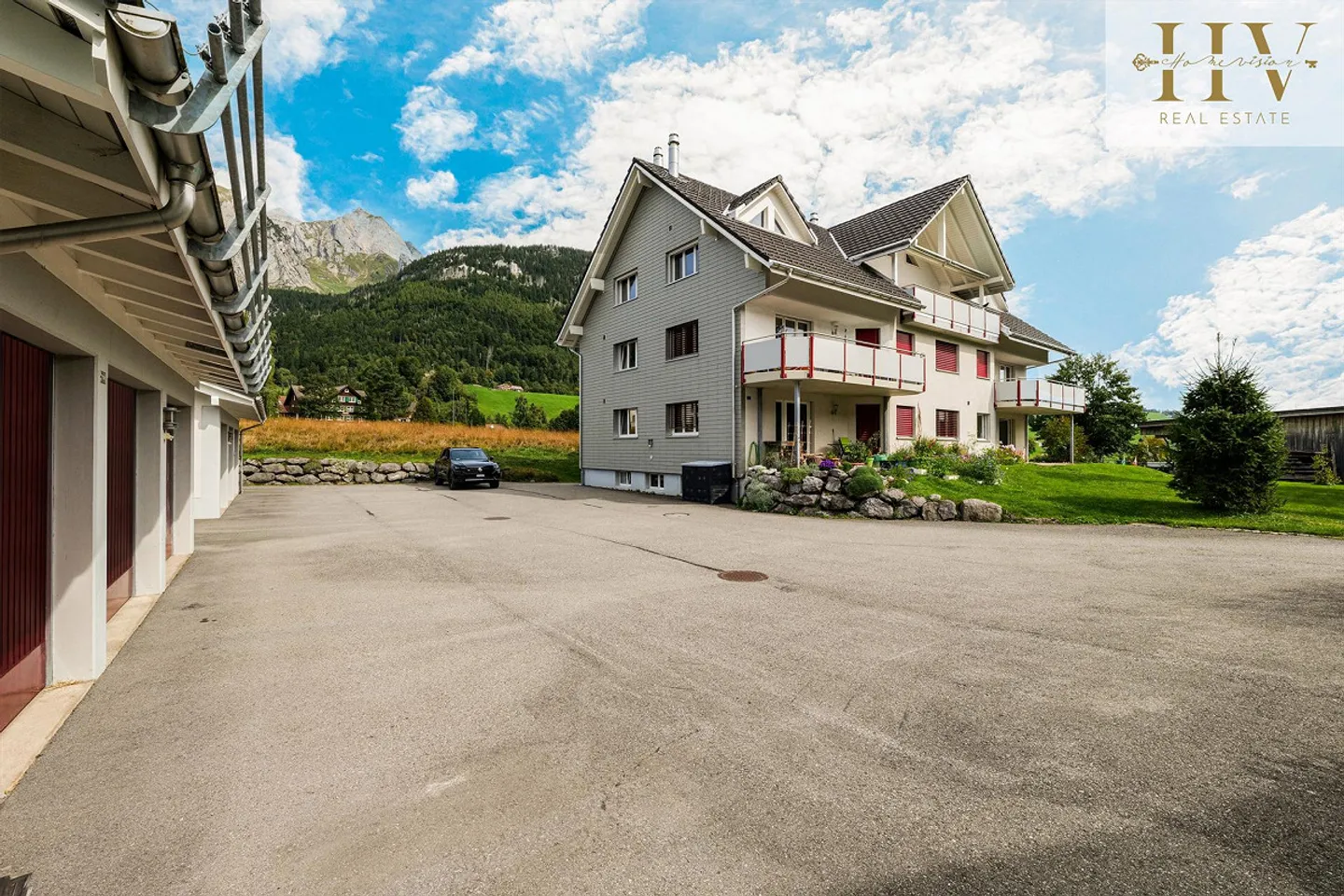 Helle 4.5-Zimmer-Wohnung mit Balkon - Foto 4 von 24