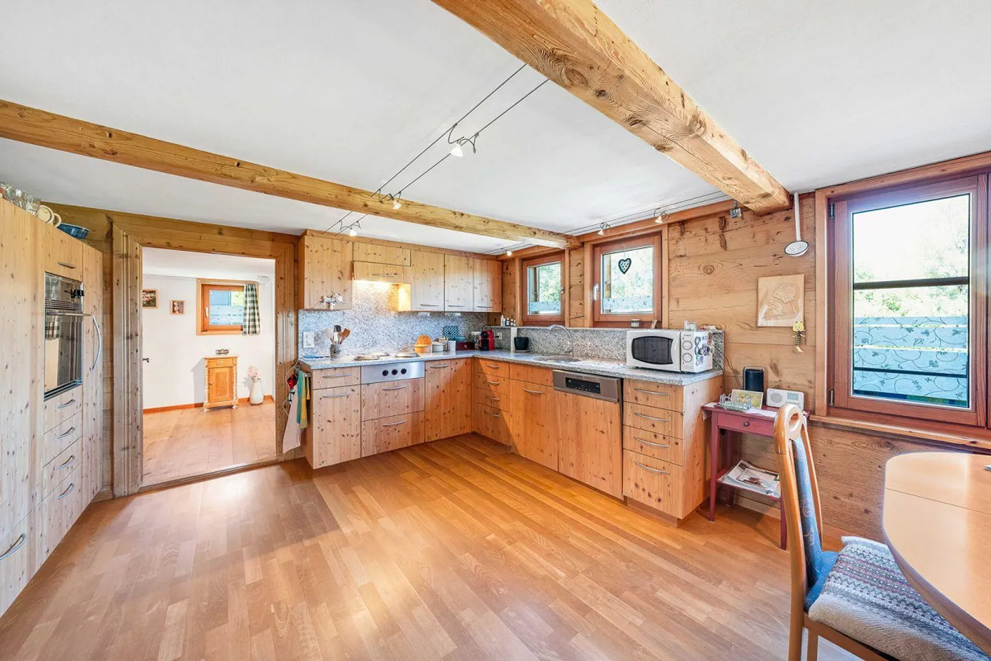 Two-family house - Photo 4 of 13