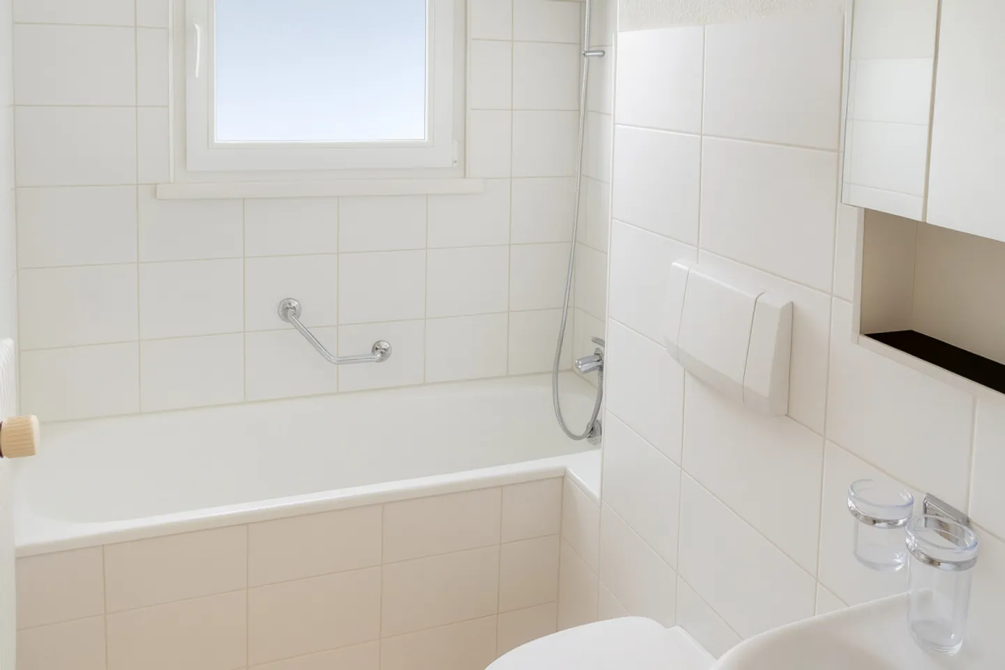 DEUX MAISONS MULTIFAMILIALES BIEN ENTRETENUES AVEC 8 APPARTEMENTS - Photo 12 sur 12