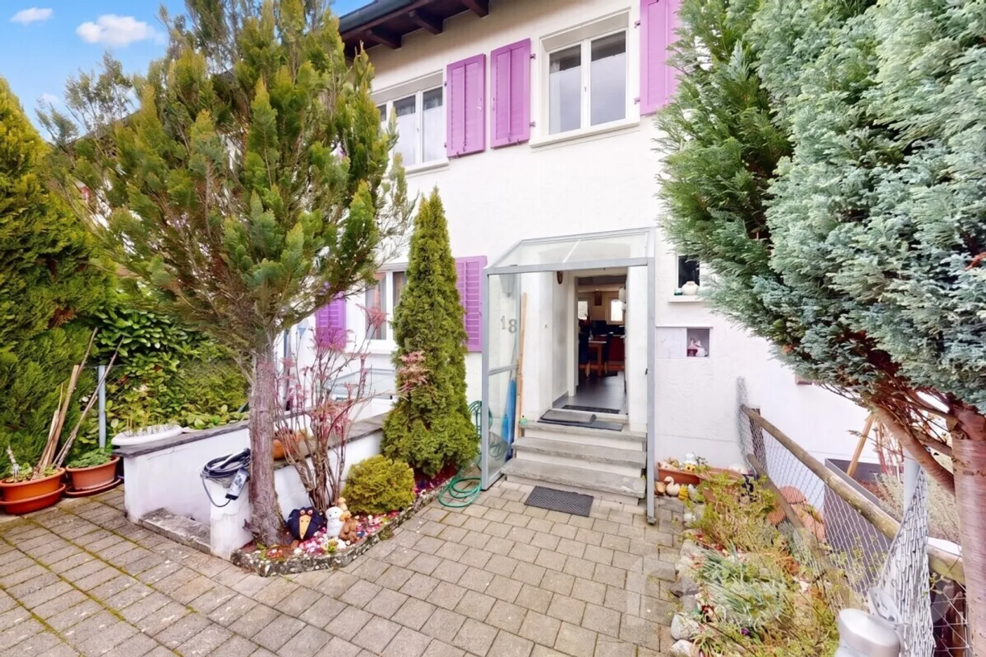 Charmantes Reihenmittelhaus mit Potenzial - Foto 1 von 11