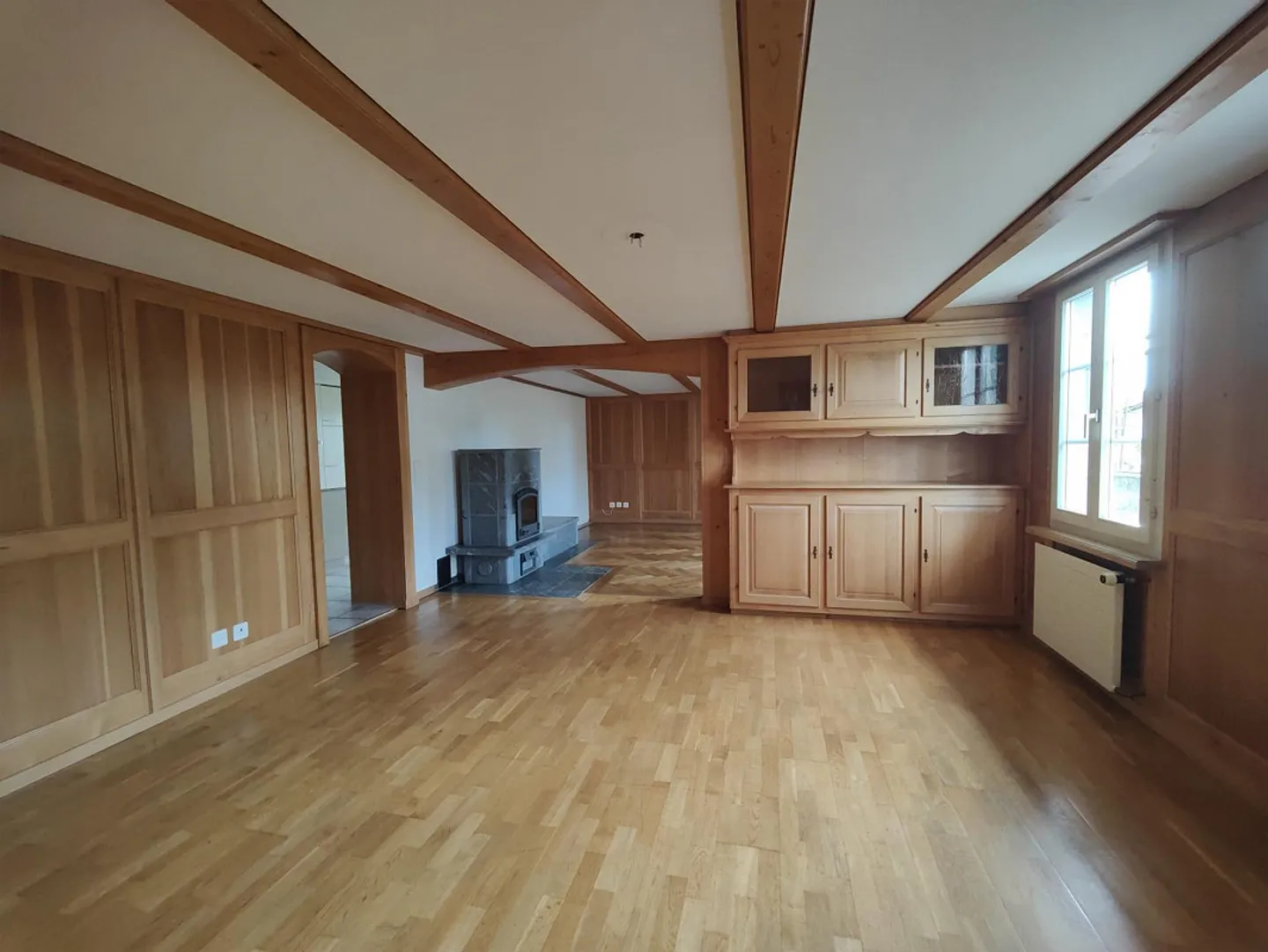 Farmhouse with 3 apartments + development potential! - Photo 5 of 17