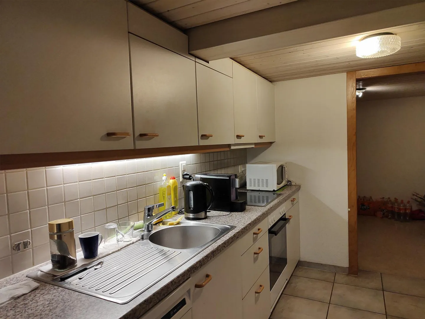 Farmhouse with 3 apartments + development potential! - Photo 8 of 17