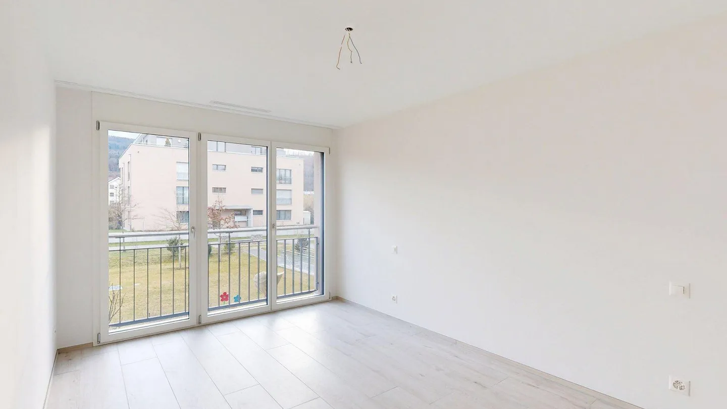 Modern 2.5-room condominium with beautiful balcony. - Photo 5 of 9