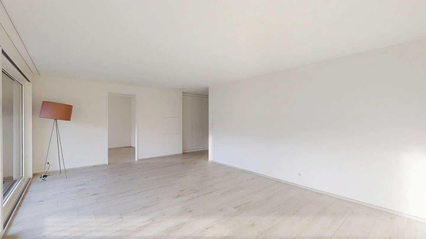 Modern 2.5-room condominium with beautiful balcony. - Photo 6 of 9