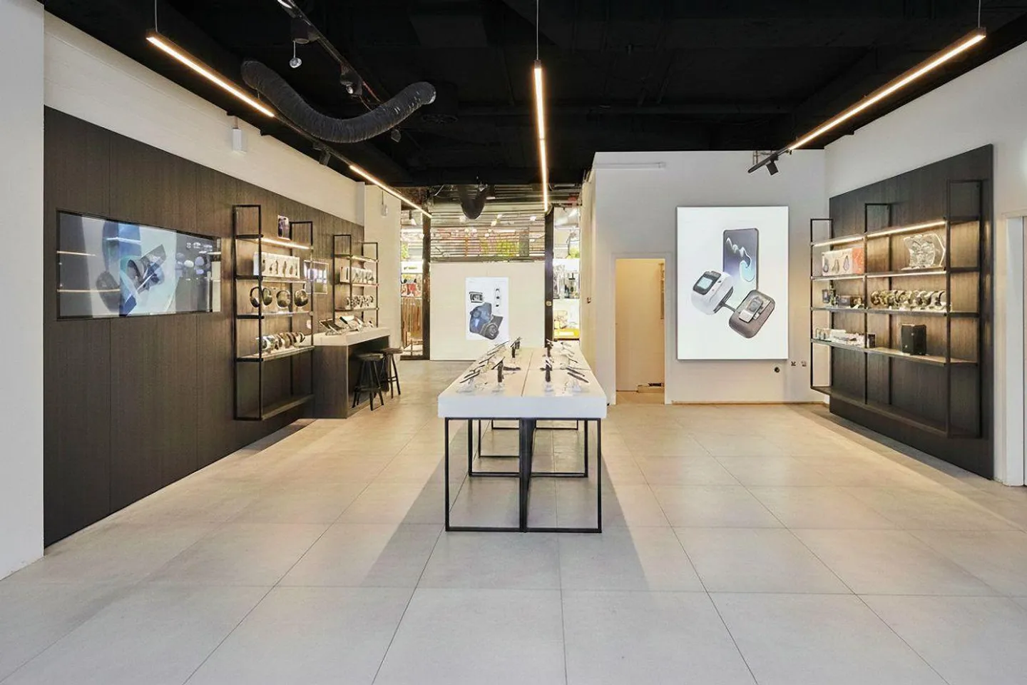 Spazio commerciale in posizione AAA al Clarahuus - Kleinbasel! - Foto 3 di 9