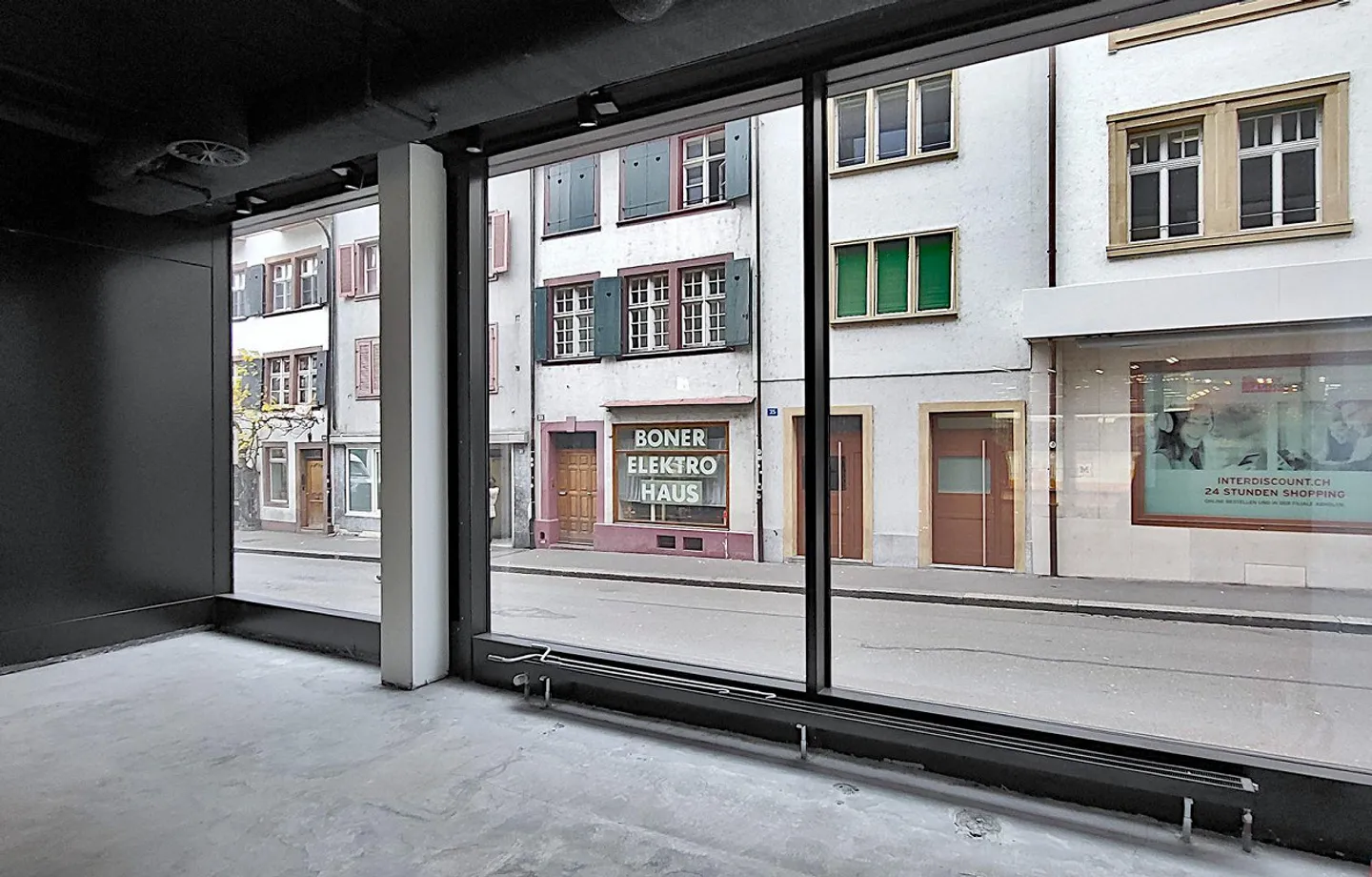 Spazio commerciale in posizione AAA al Clarahuus - Kleinbasel! - Foto 5 di 9