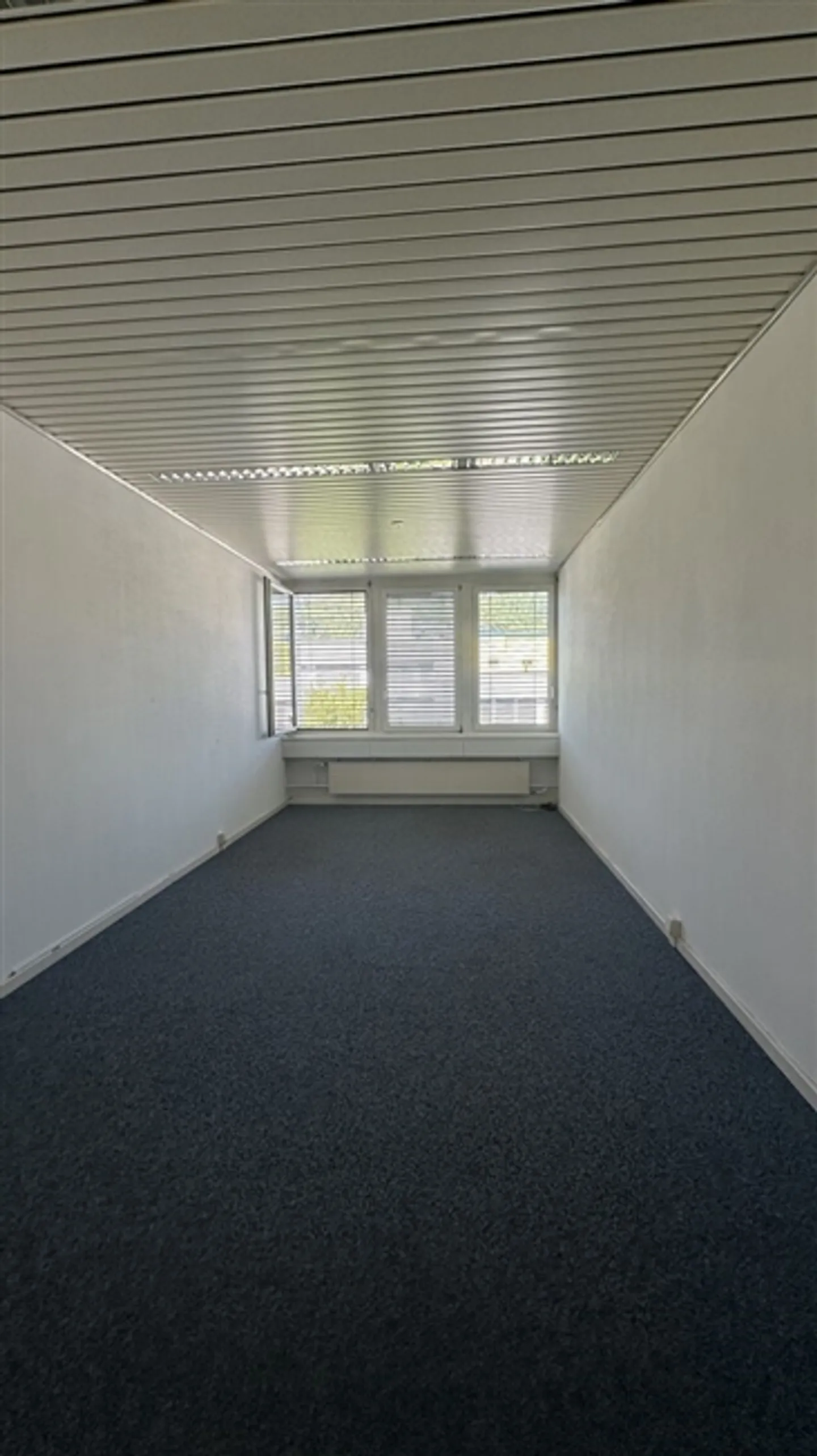 Bright small office in Spreitenbach - perfect for starting - Photo 1 of 3