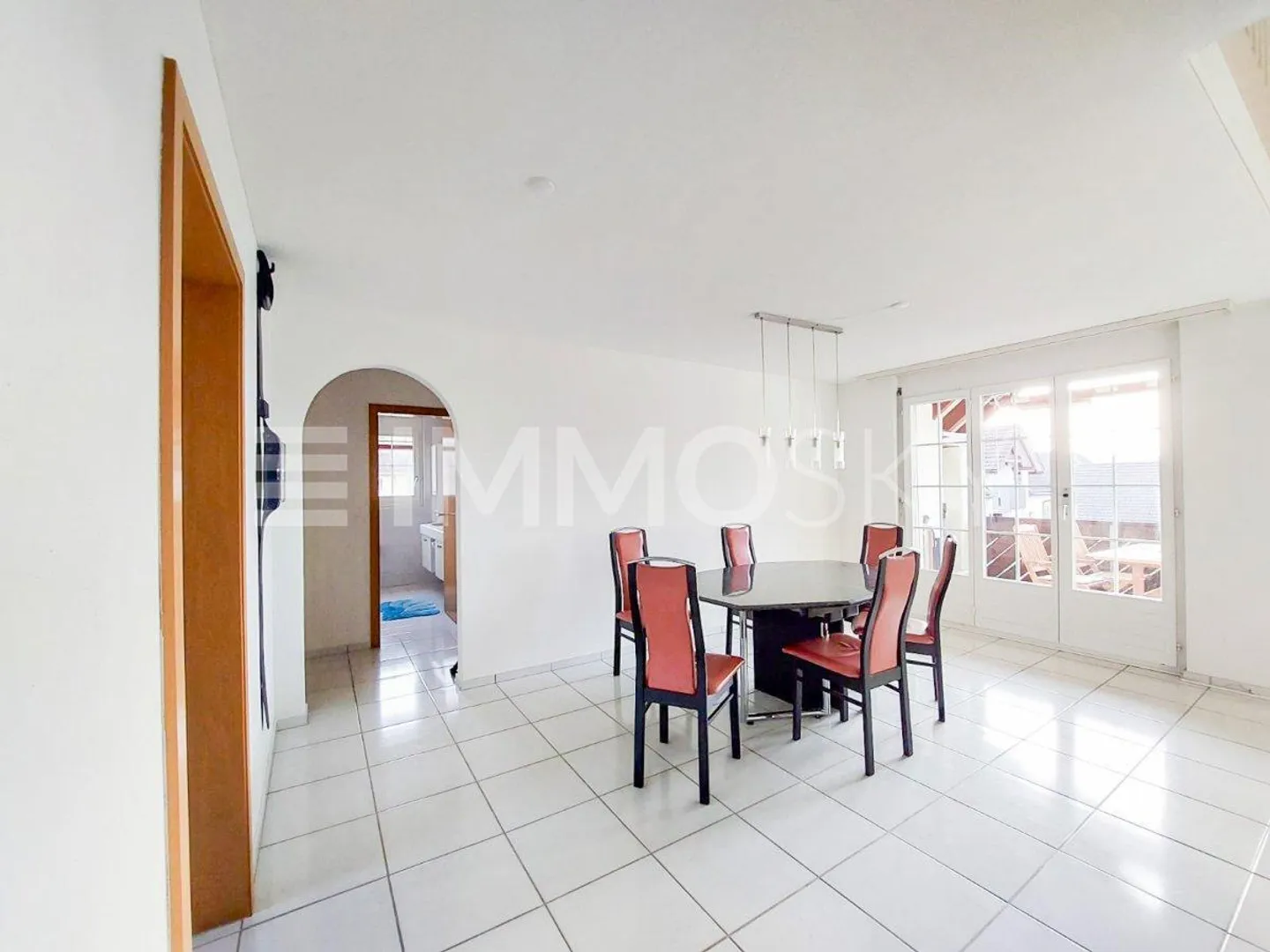 Charming Maisonette with Balcony - Photo 4 of 5