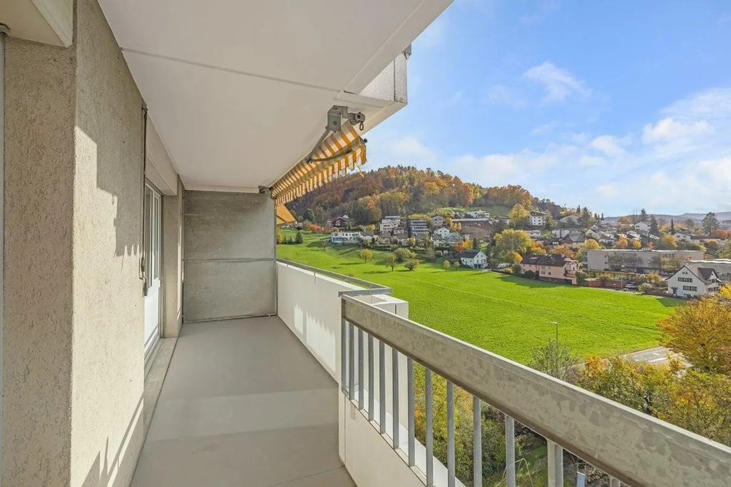 Helle Wohnung mit toller Aussicht - Foto 9 von 10