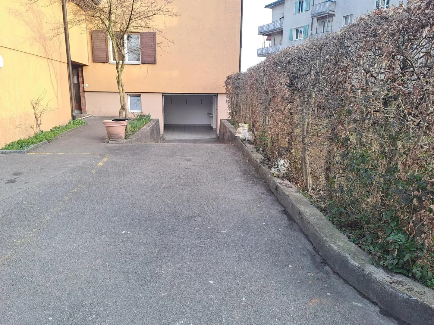 Garage con posti auto per 3 veicoli - Glattbrugg - Foto 4 di 4