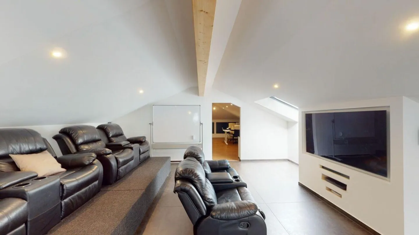 WOW-EFFECT: Beautiful villa in Silenen with stunning living room - Photo 7 of 18
