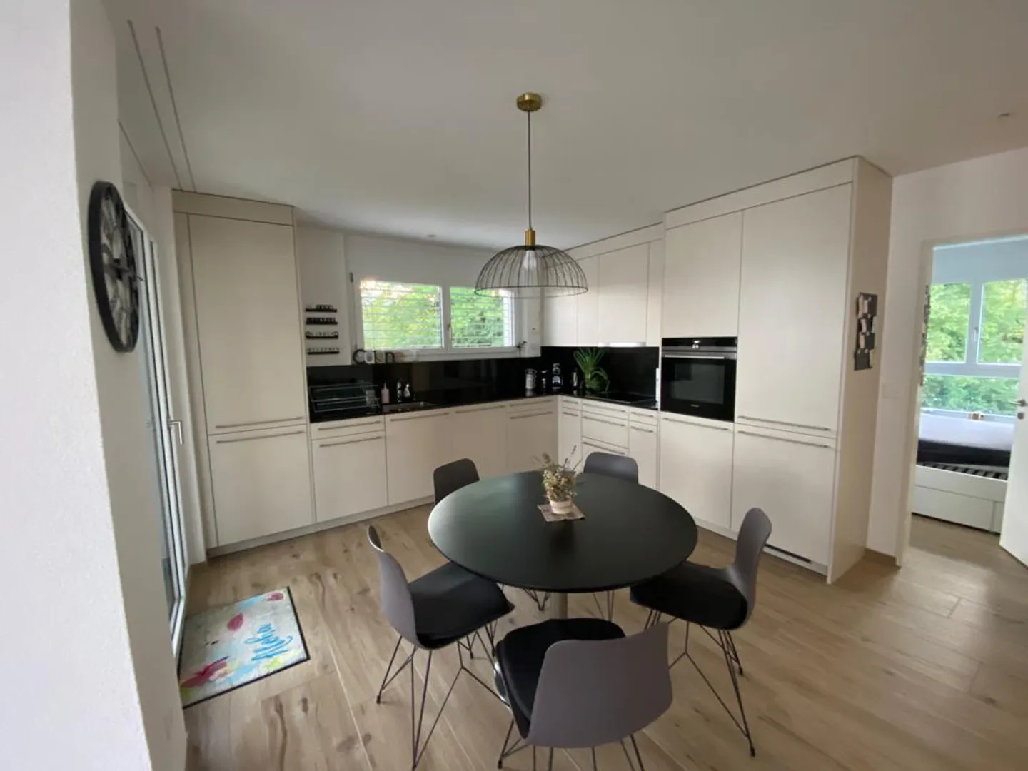 Appartement moderne dans un emplacement calme avec vue sur l'Aare - Photo 2 sur 17