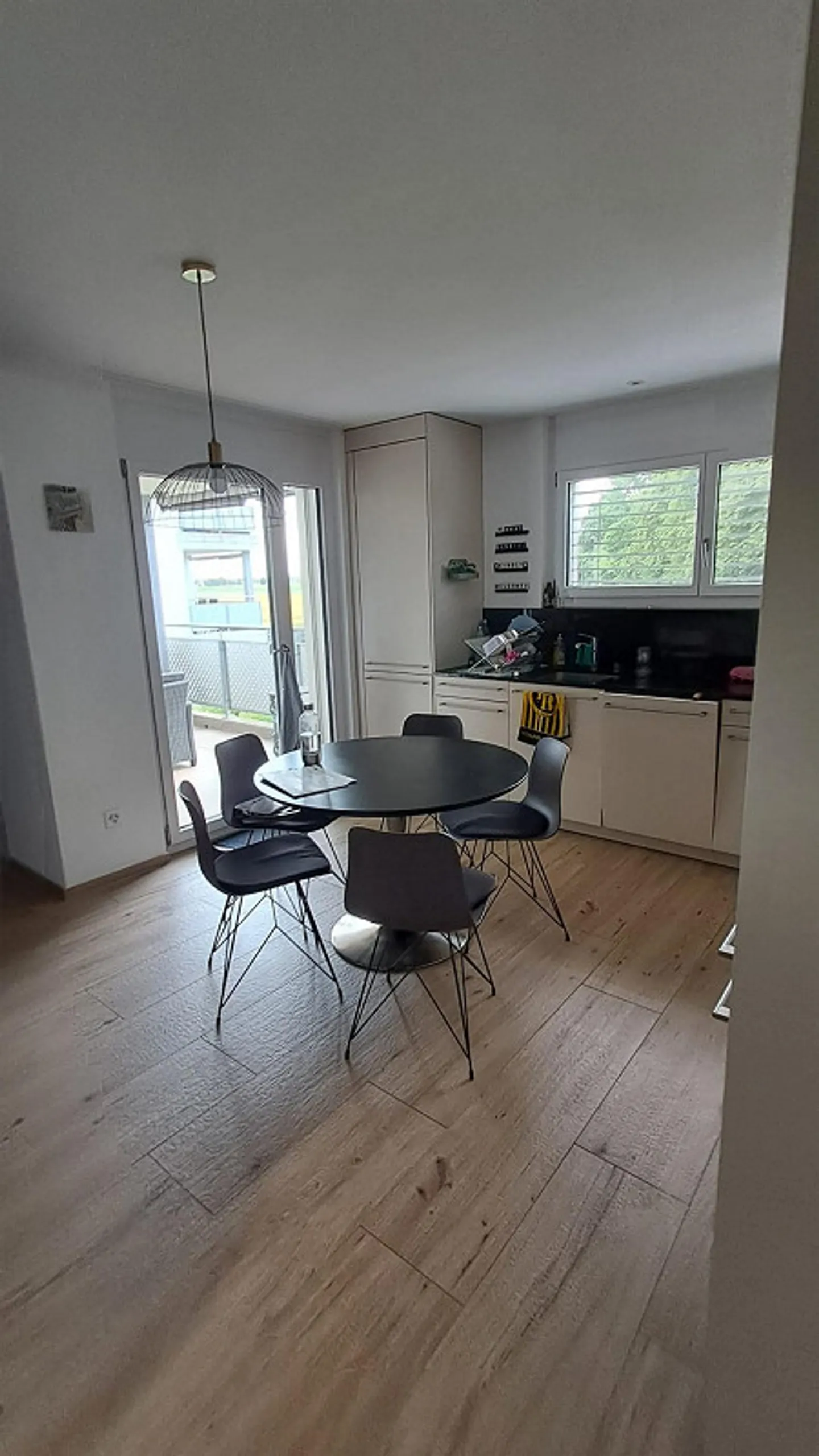 Appartement moderne dans un emplacement calme avec vue sur l'Aare - Photo 3 sur 17