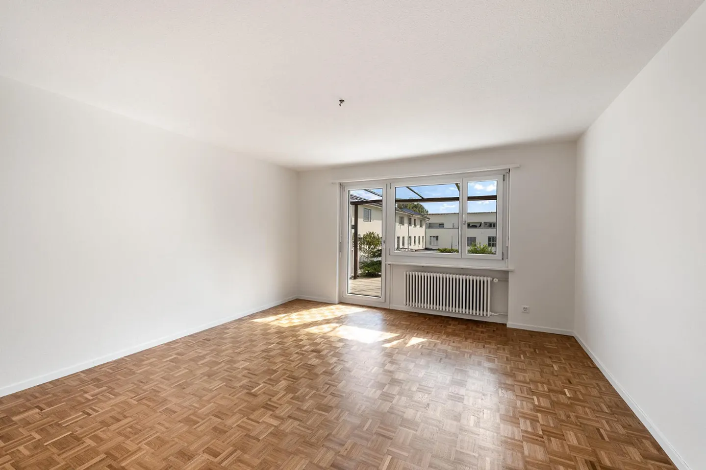 Modernes Apartment mit Balkon - Foto 5 von 9