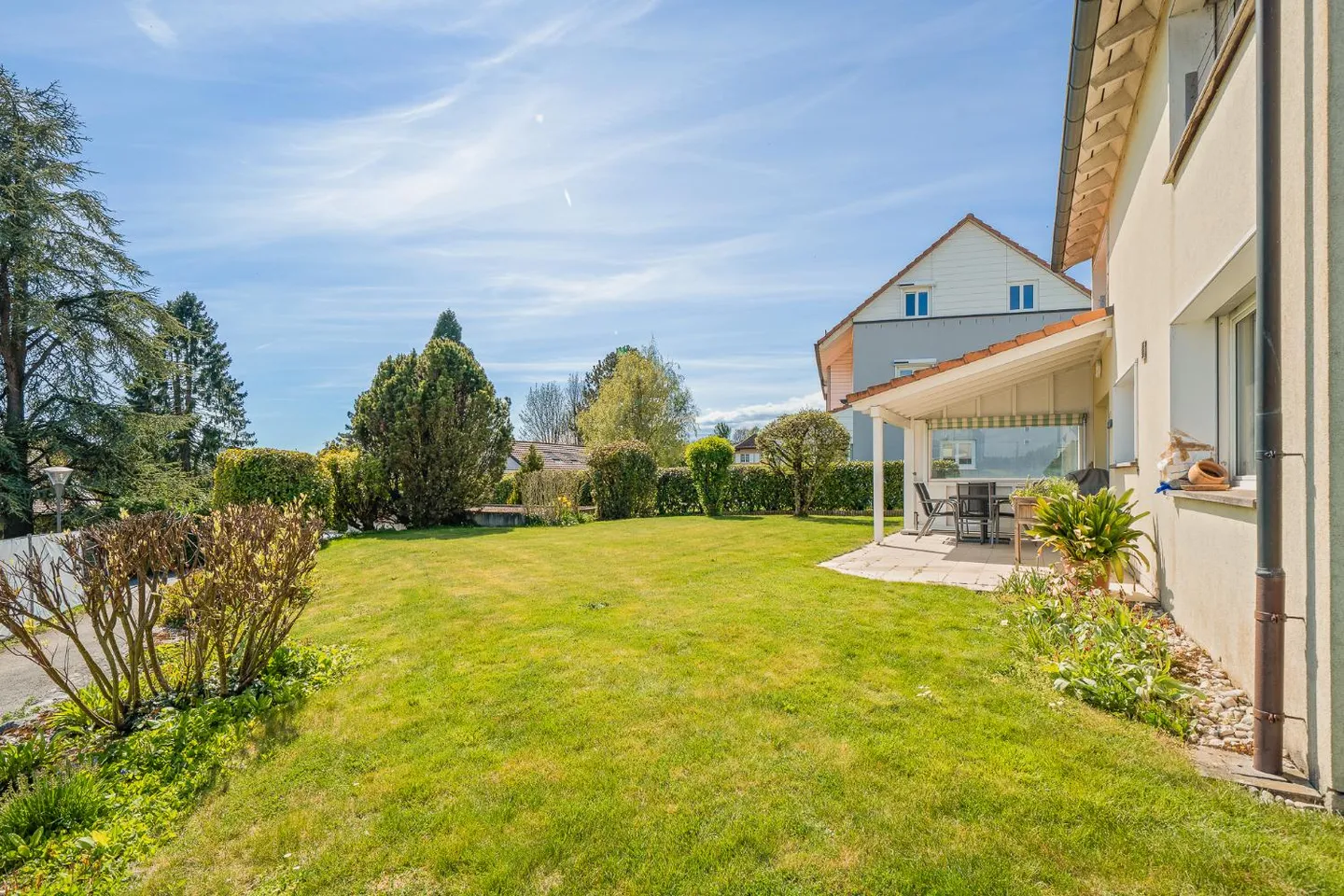 Wunderschöne individuelle Villa mit schönem Blick und großem Garten - Viertel - Foto 2 von 20