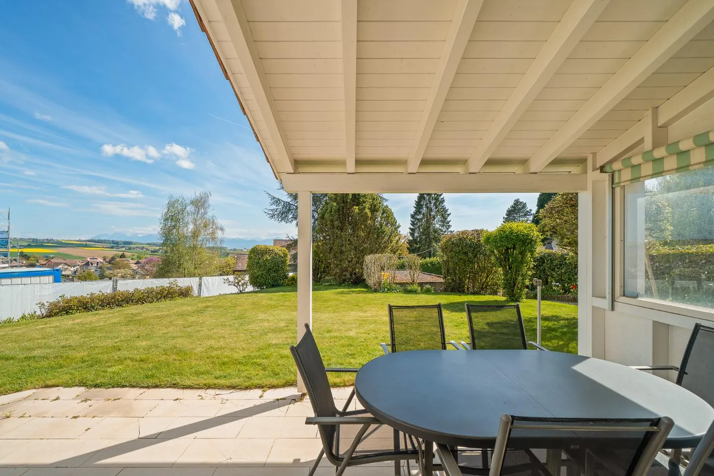 Wunderschöne individuelle Villa mit schönem Blick und großem Garten - Viertel - Foto 7 von 20