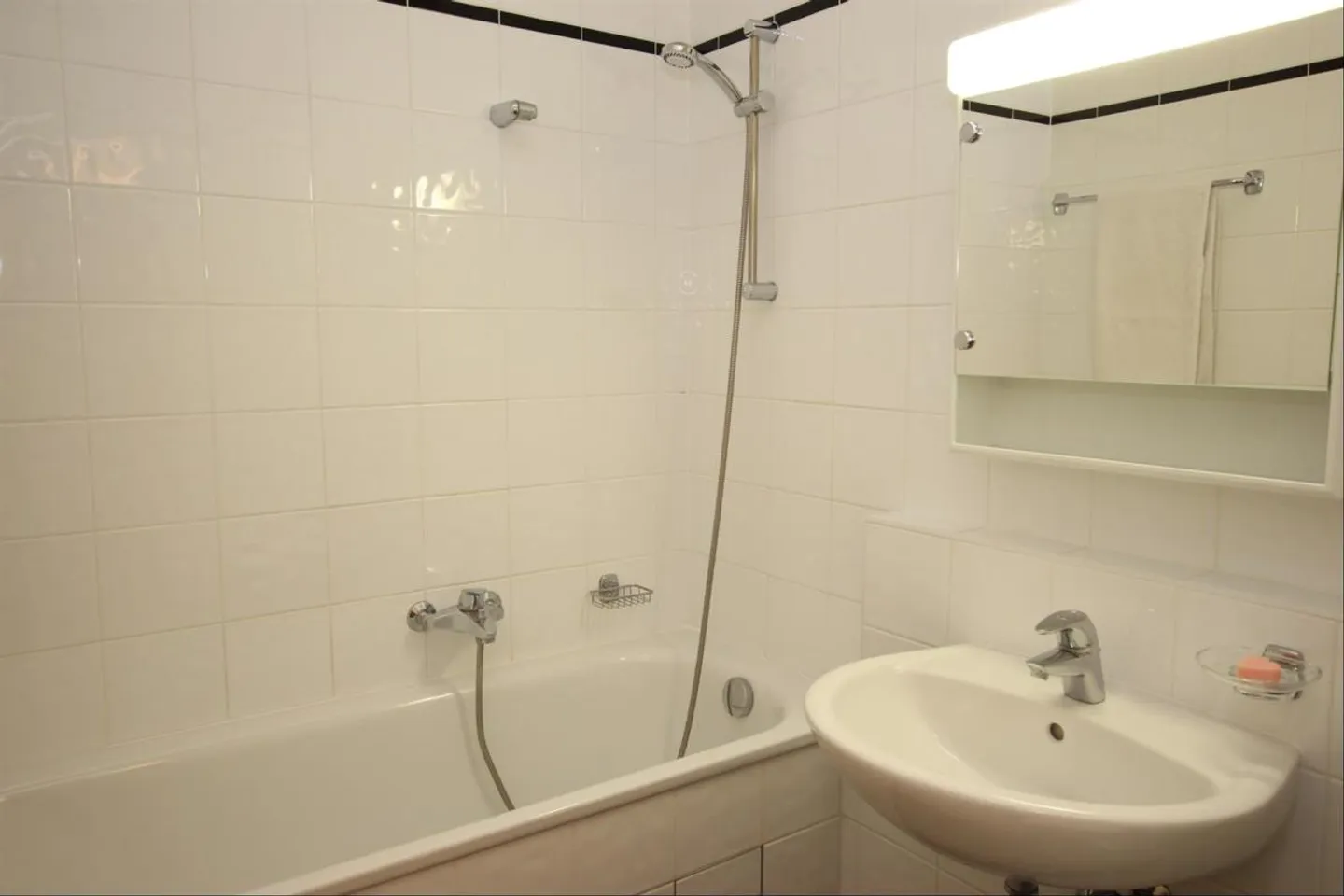 Appartamento arredato con 3 stanze - Foto 5 di 6