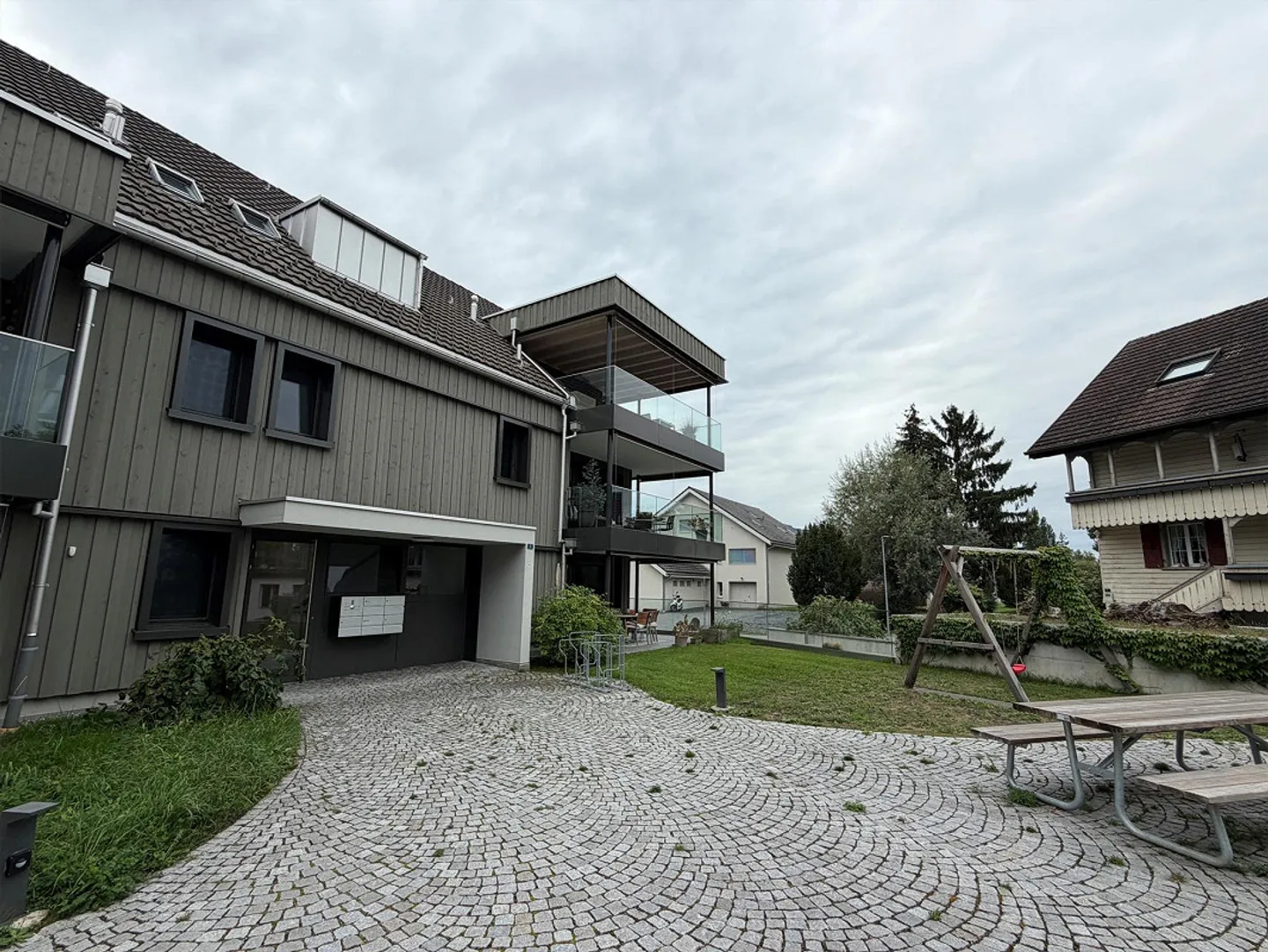 Exclusive condominium adjacent to nature reserve for rent - Photo 7 of 21